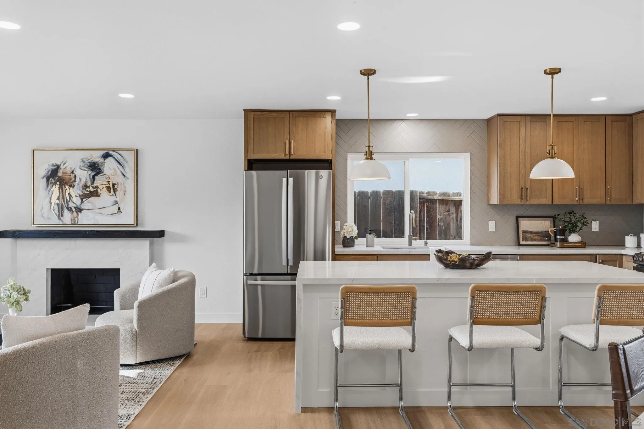 https://cdn.realtyfeed.com/cdn/127/260022888/fceb9e90f5db08cda7752baf0e7648b9.webp