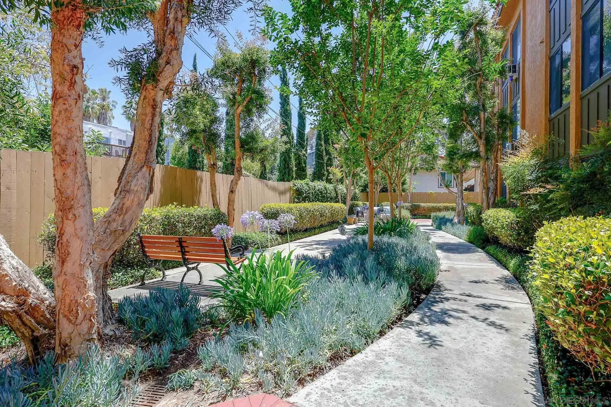 https://cdn.realtyfeed.com/cdn/127/260022892/628a964810446654f1cb0e4329d8070a.webp