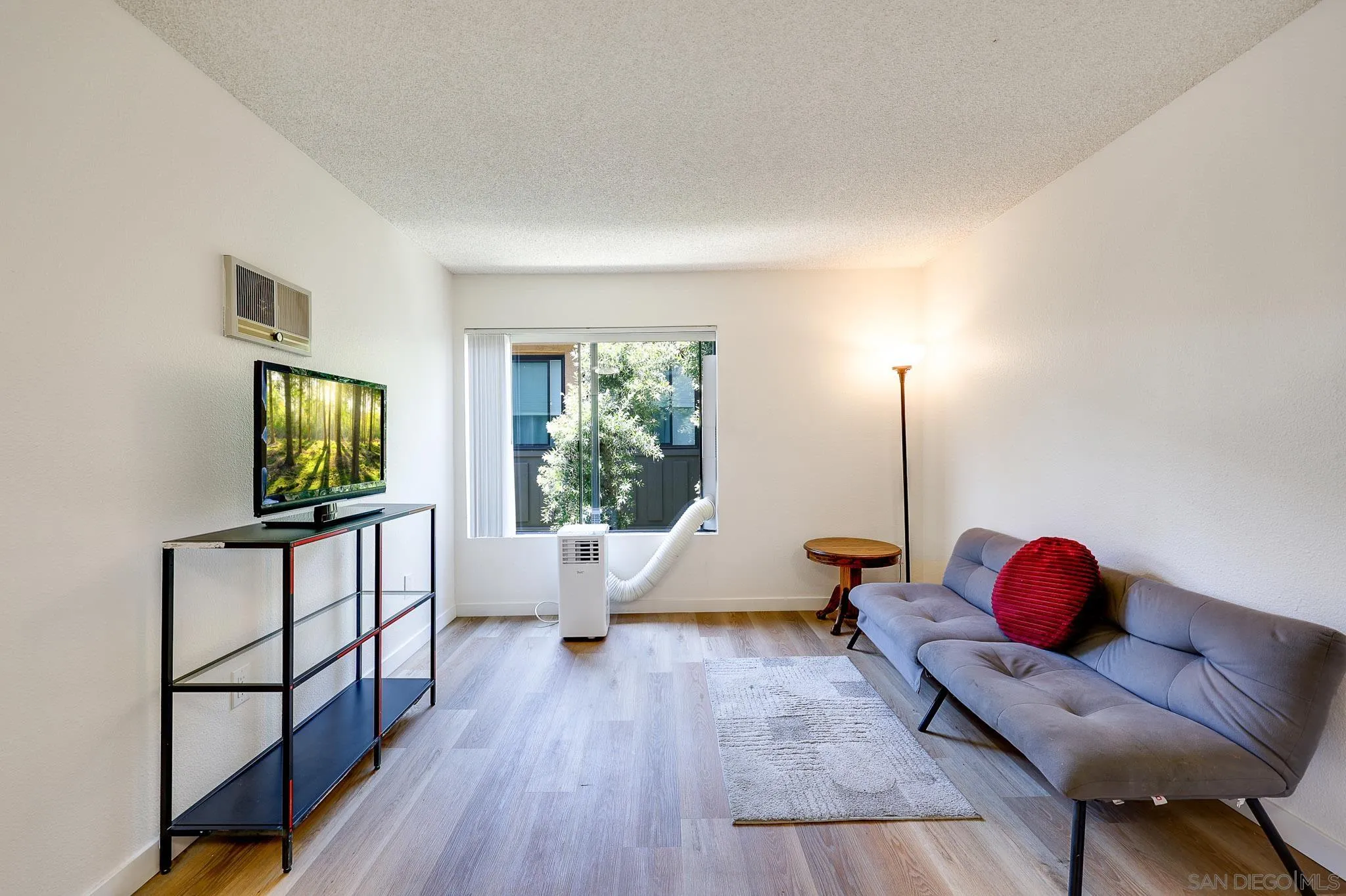 https://cdn.realtyfeed.com/cdn/127/260022892/786a94cef733052668411be8c41d6adc.webp