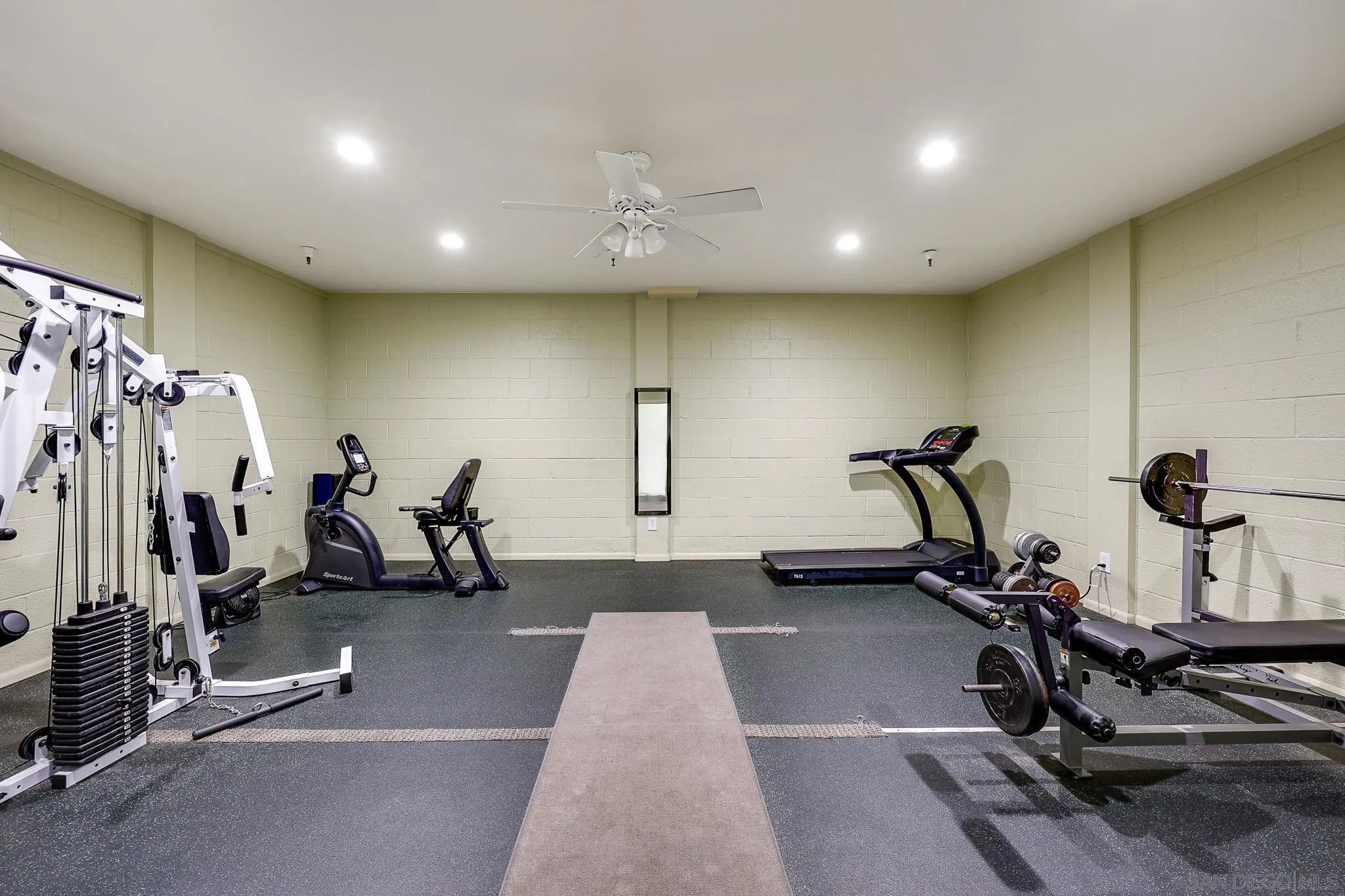 https://cdn.realtyfeed.com/cdn/127/260022892/8f46ba9eb7e7db7739dd0f7d7a905549.webp