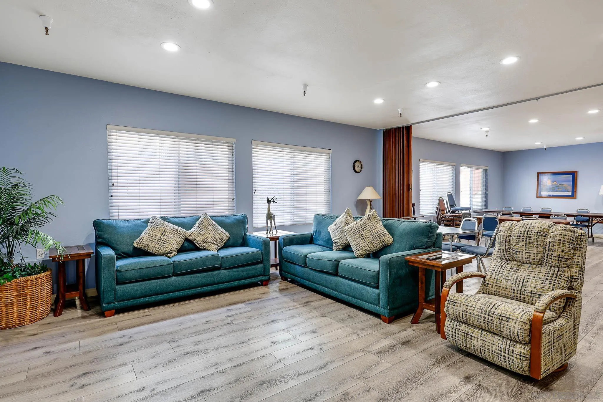 https://cdn.realtyfeed.com/cdn/127/260022892/bdfbb2fdec241953e64b1fff2db1d39d.webp