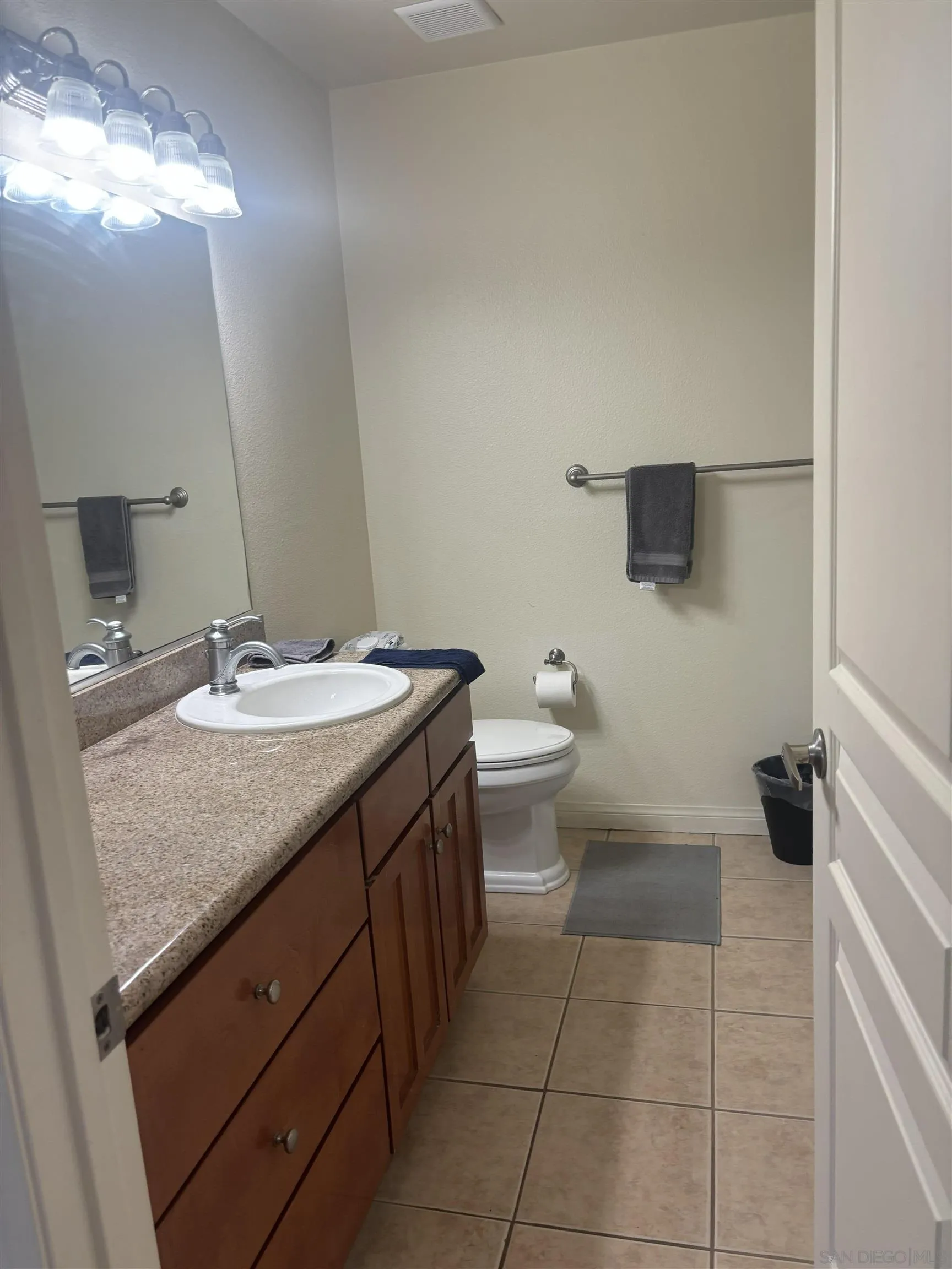 https://cdn.realtyfeed.com/cdn/127/260022895/f956e071cd9c34dd1a642ab087bebbcb.webp