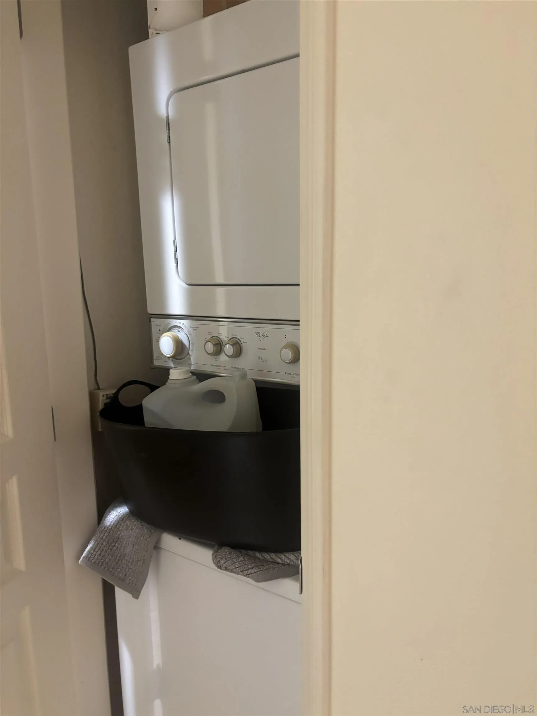 https://cdn.realtyfeed.com/cdn/127/260022895/fbf026f43b5f4b7b0d508d6b4db45204.webp