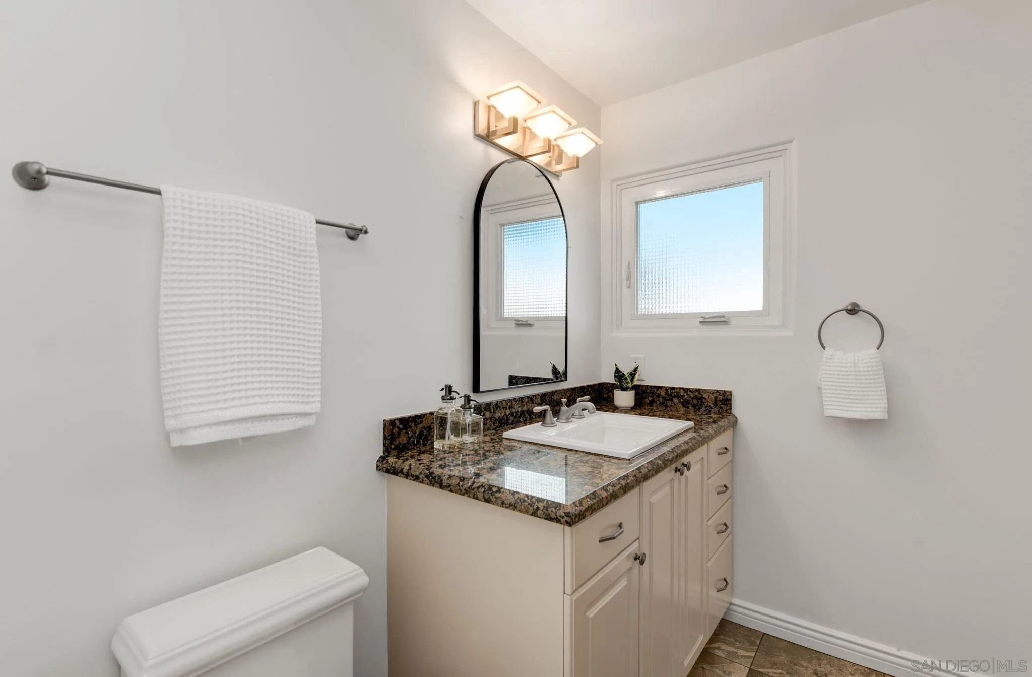 https://cdn.realtyfeed.com/cdn/127/260022896/0c2727ee70b3fa7432a15a831b0c1f1c.webp