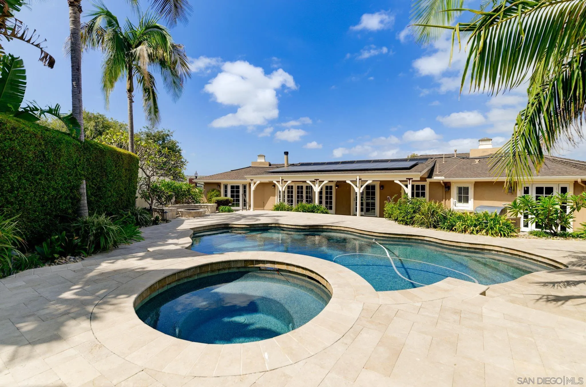 https://cdn.realtyfeed.com/cdn/127/260022896/7a67fe94a84382c00009dc1a7ad390e5.webp