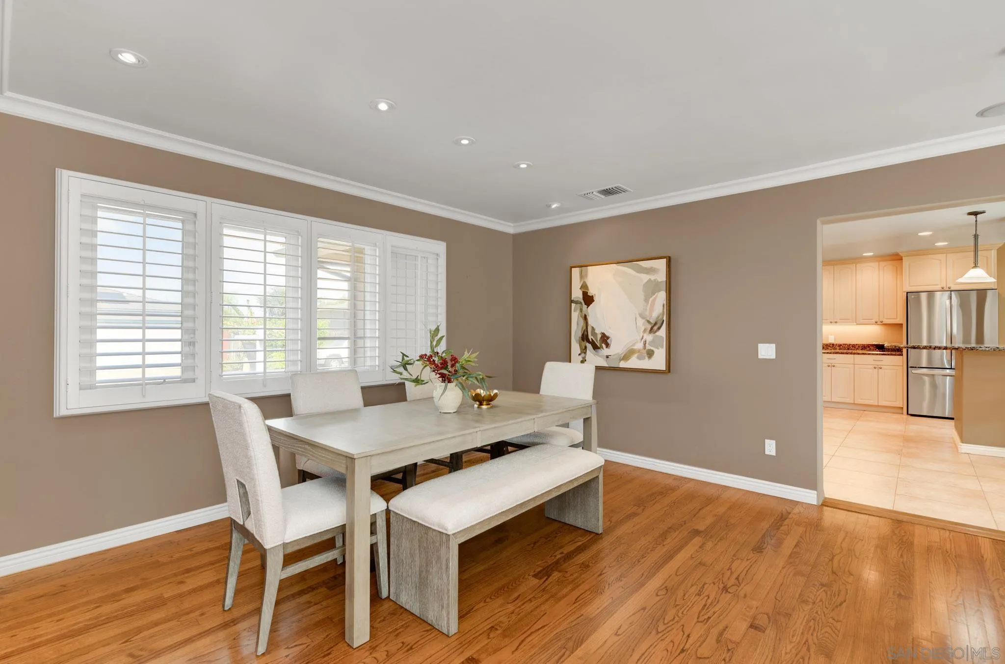 https://cdn.realtyfeed.com/cdn/127/260022896/842106d2cde59a3372fcce1bd2bd4b18.webp
