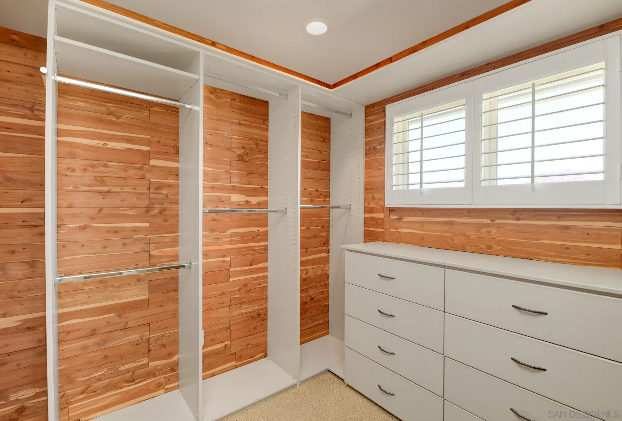 https://cdn.realtyfeed.com/cdn/127/260022896/a3291311a53b52b6d2baada56a8fa277.webp