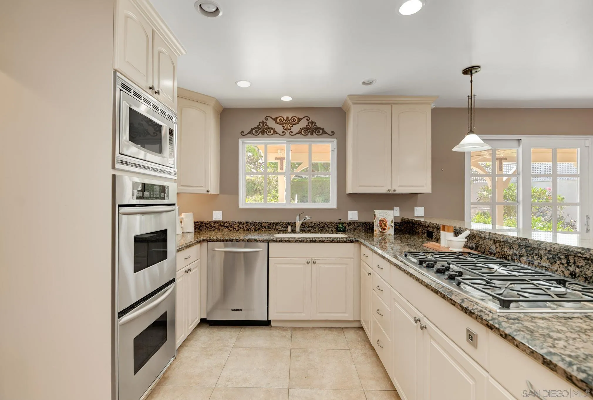 https://cdn.realtyfeed.com/cdn/127/260022896/b43b44c6417d7d45b7eb7fe973ff23a0.webp