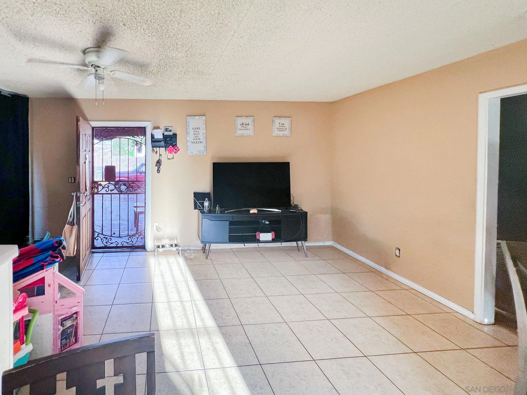 https://cdn.realtyfeed.com/cdn/127/260022897/4548bd726d20459e55f46a4cbd33afe8.webp