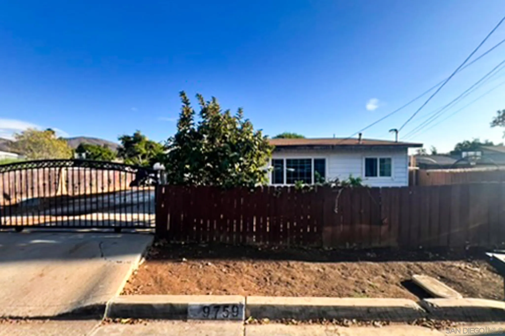 https://cdn.realtyfeed.com/cdn/127/260022897/479c2ee38b960f441a1ea5c34f958042.webp
