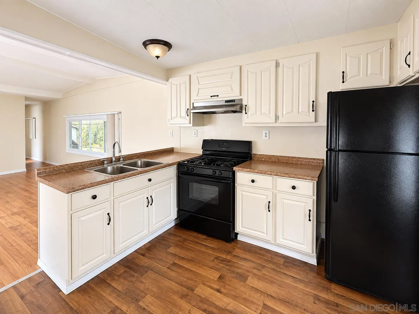 https://cdn.realtyfeed.com/cdn/127/260022902/2932d2afa7d1909f0594c3cdb6daa64a.webp