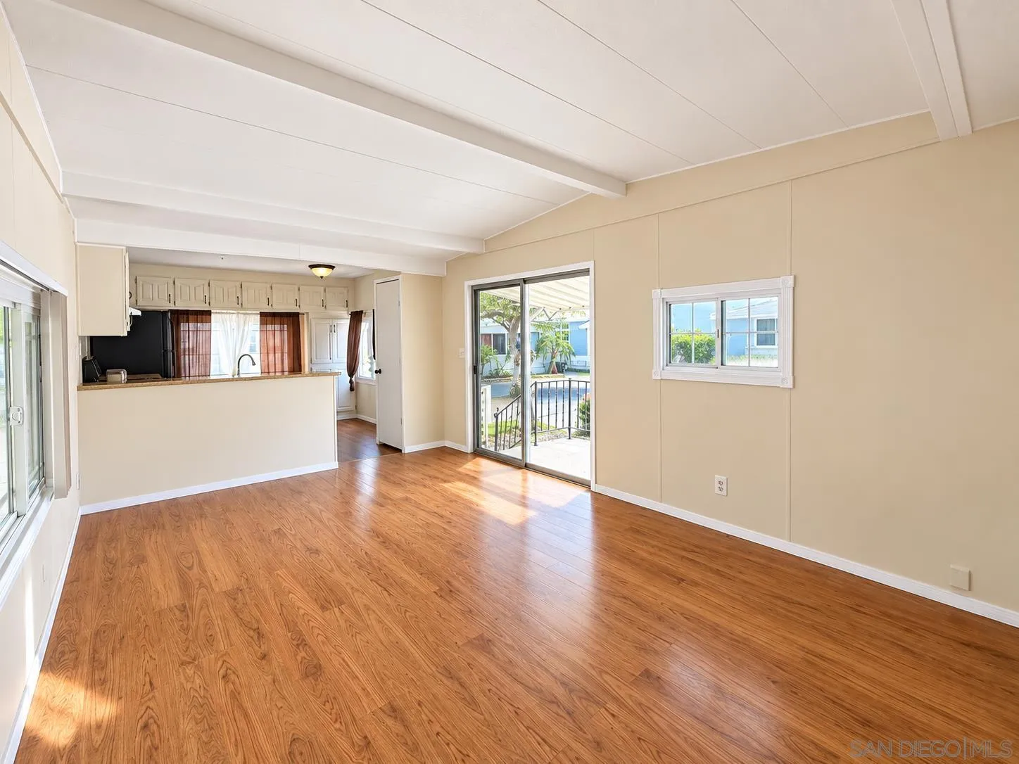 https://cdn.realtyfeed.com/cdn/127/260022902/4652ad7ec4e0b885f9165e05c33d97c4.webp