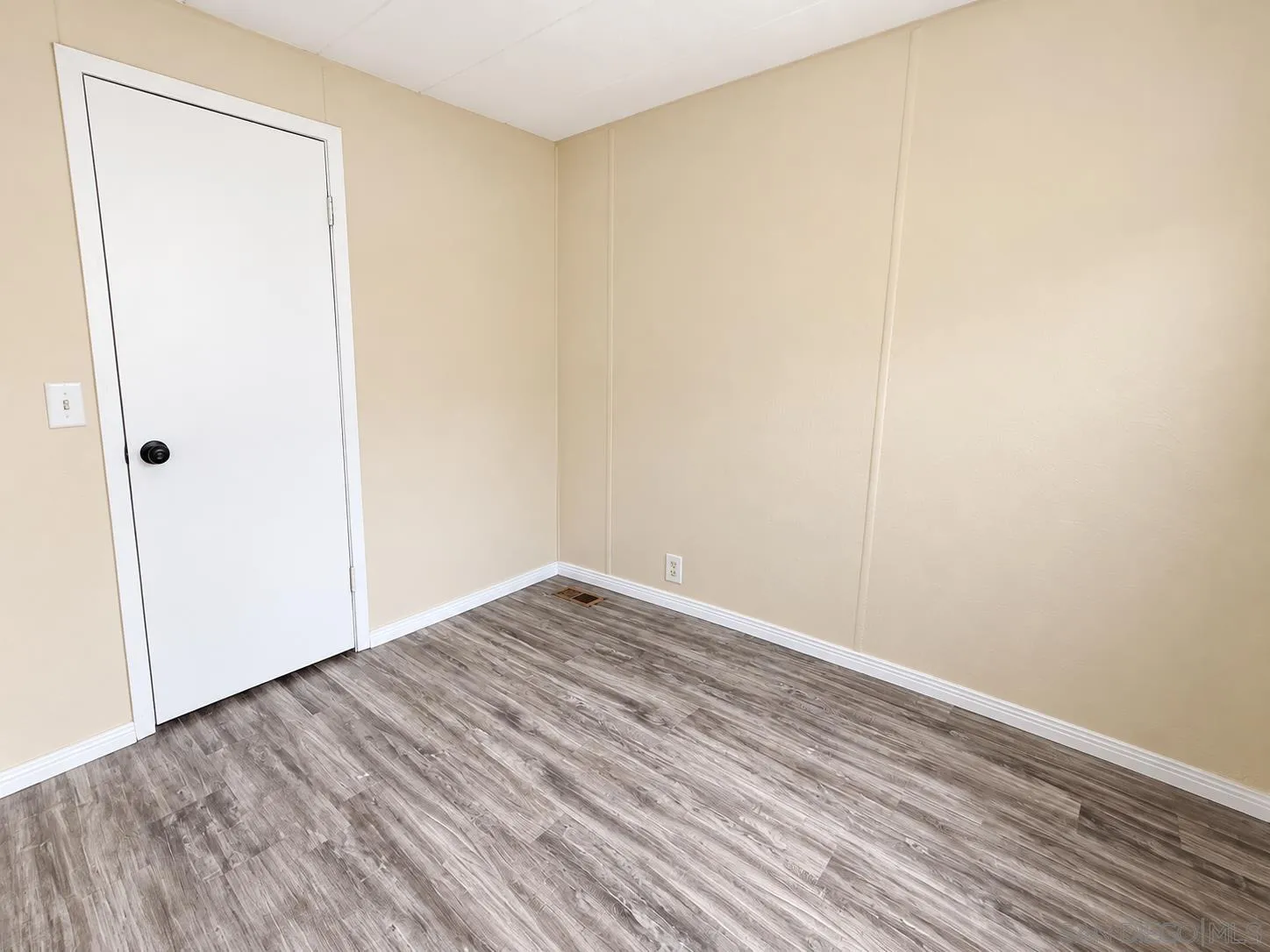https://cdn.realtyfeed.com/cdn/127/260022902/db34b5d417a070653bfc5dc762a8d2d0.webp