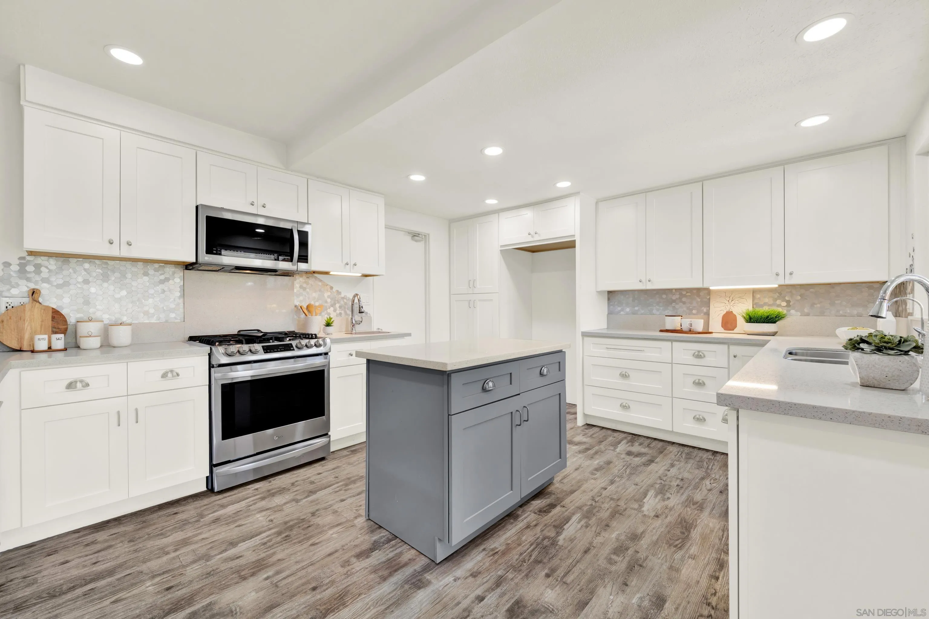 https://cdn.realtyfeed.com/cdn/127/260022905/0962b48bb0435e3f64634015f3565e7d.webp