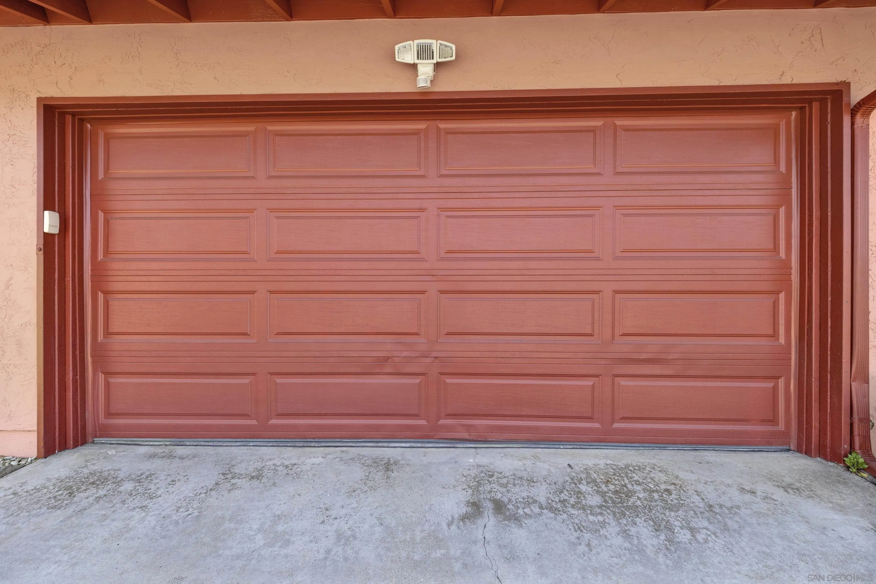 https://cdn.realtyfeed.com/cdn/127/260022905/503028a9cd8e914187b33d77a2515f43.webp