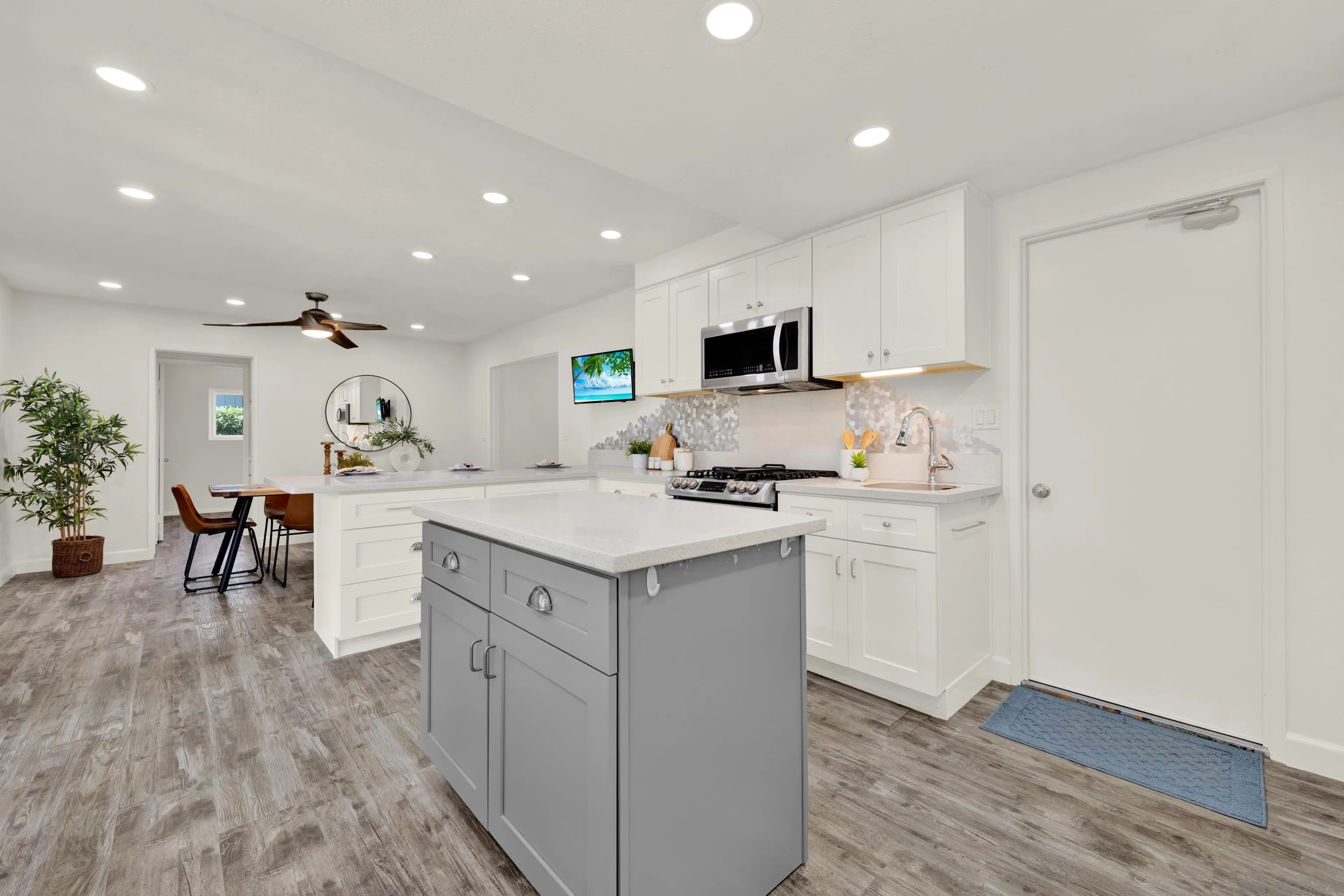https://cdn.realtyfeed.com/cdn/127/260022905/57414f3e0f5289b609b0262e22973a8e.webp