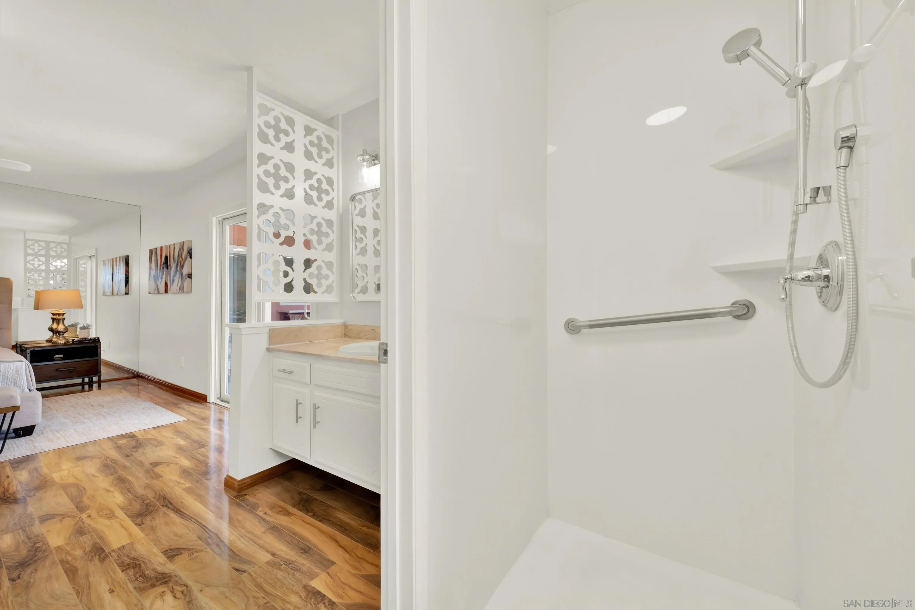 https://cdn.realtyfeed.com/cdn/127/260022905/69c530e0784295137288f79f34f3238e.webp