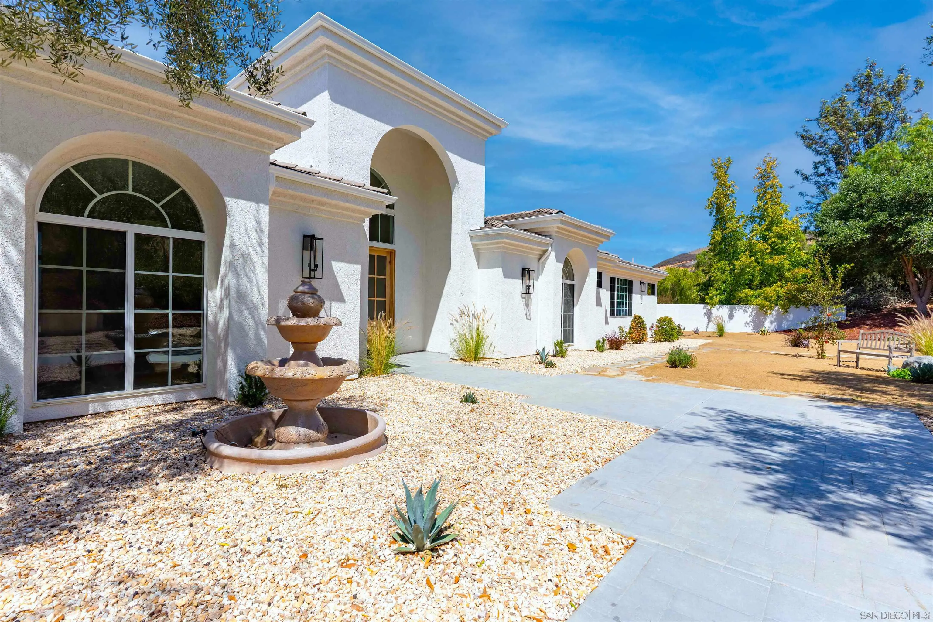 https://cdn.realtyfeed.com/cdn/127/260022906/2bc515a9f6dfaa499f8e6b6fd5e502ce.webp
