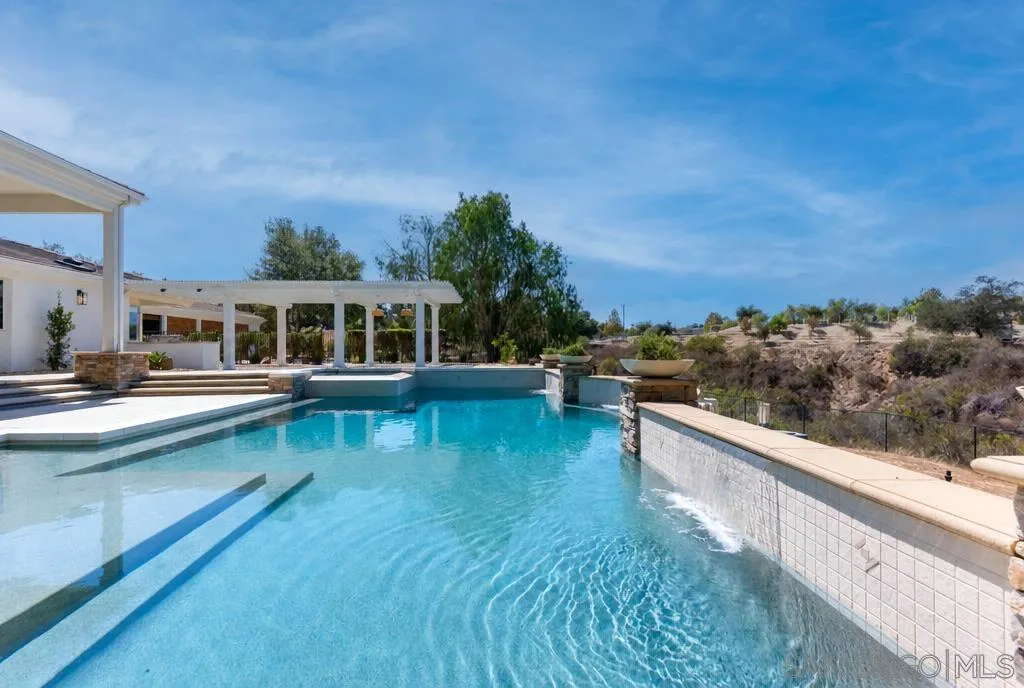 https://cdn.realtyfeed.com/cdn/127/260022906/765c52aee4c873cf876921553126dfb4.webp