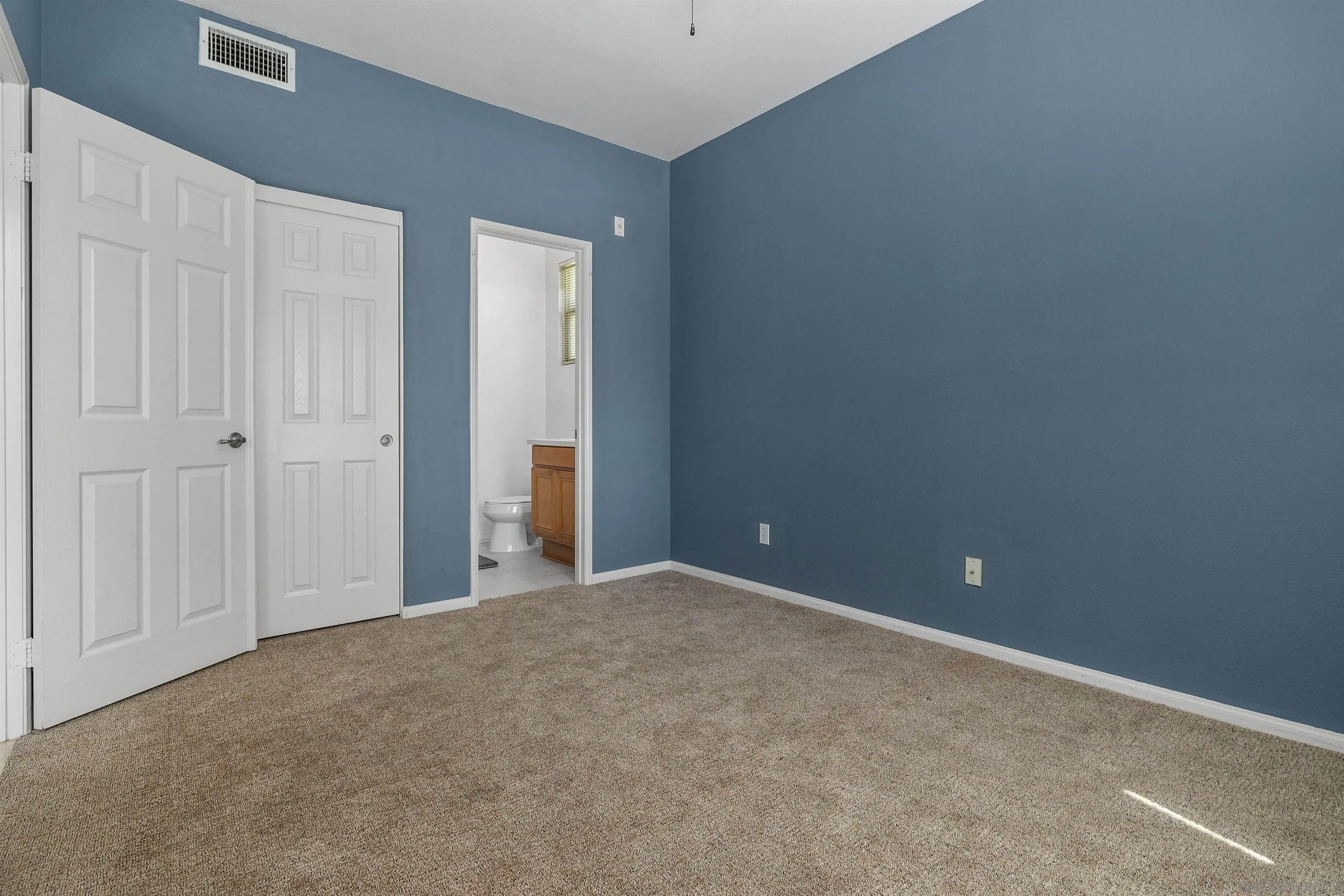 https://cdn.realtyfeed.com/cdn/127/260022908/6bd5e794234d7756326b41a34aab67f3.webp