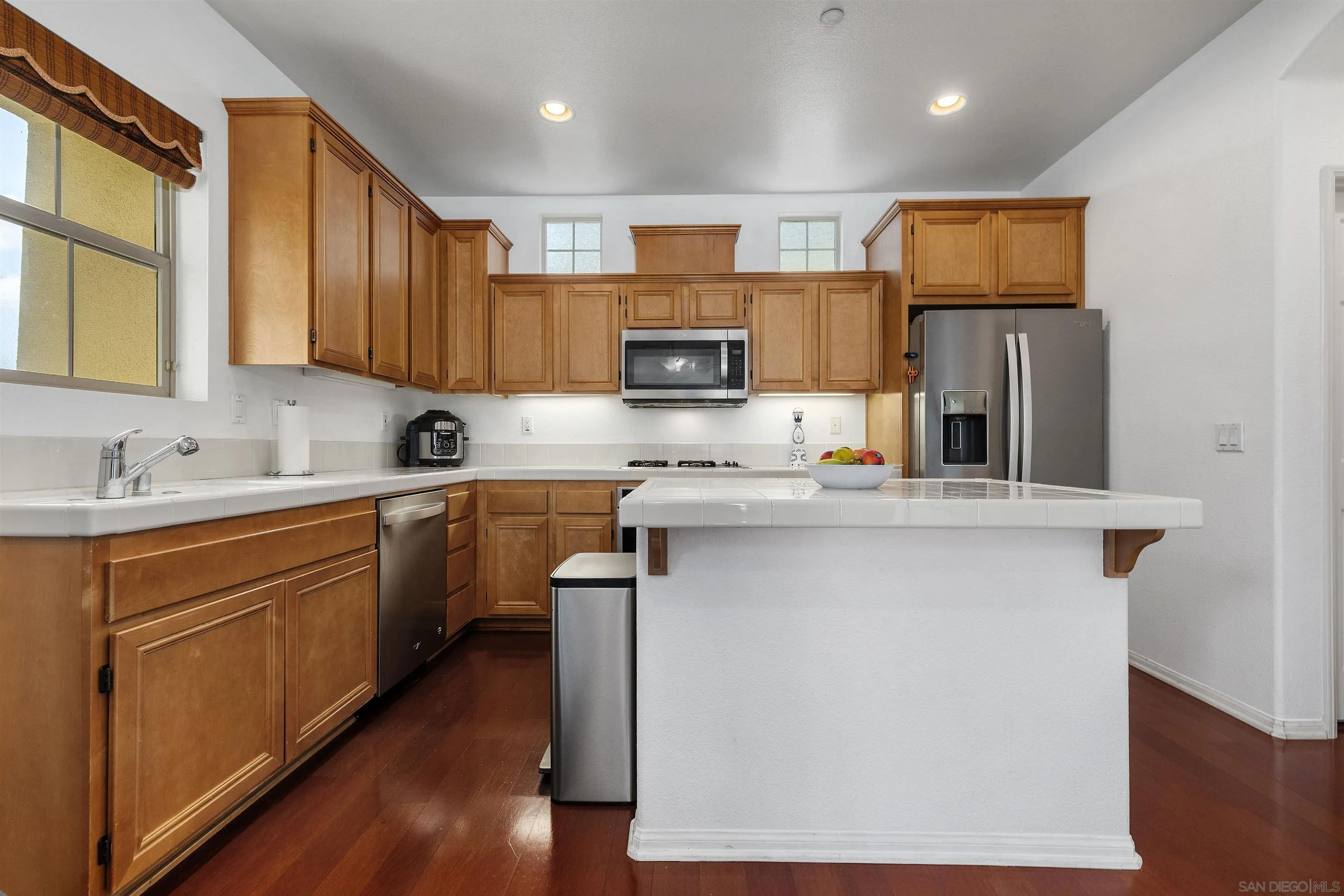 https://cdn.realtyfeed.com/cdn/127/260022908/70318eef99060409012dd0545a0ec307.webp