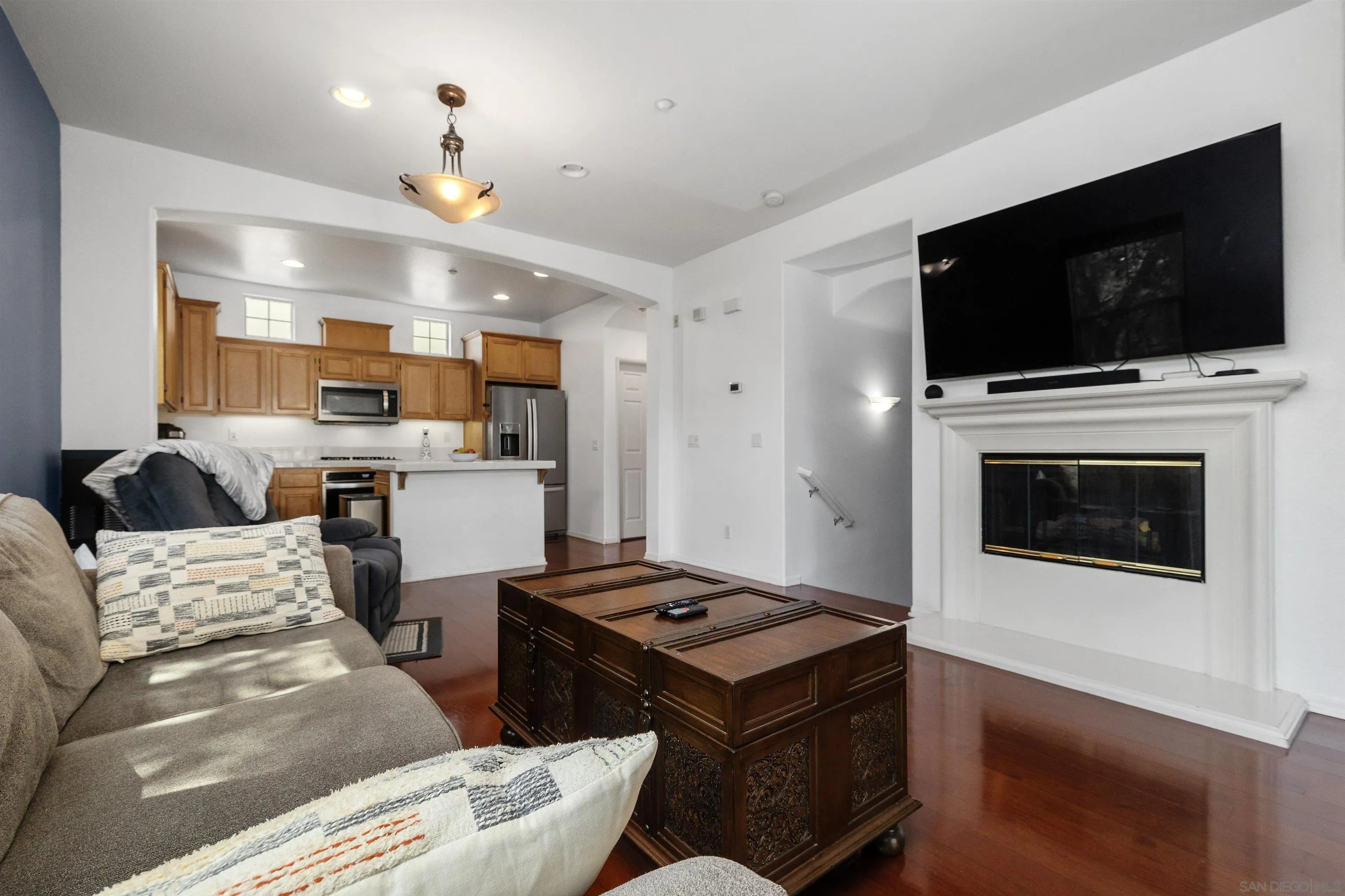 https://cdn.realtyfeed.com/cdn/127/260022908/aad9395133a8e3e0d36fba45398b2199.webp