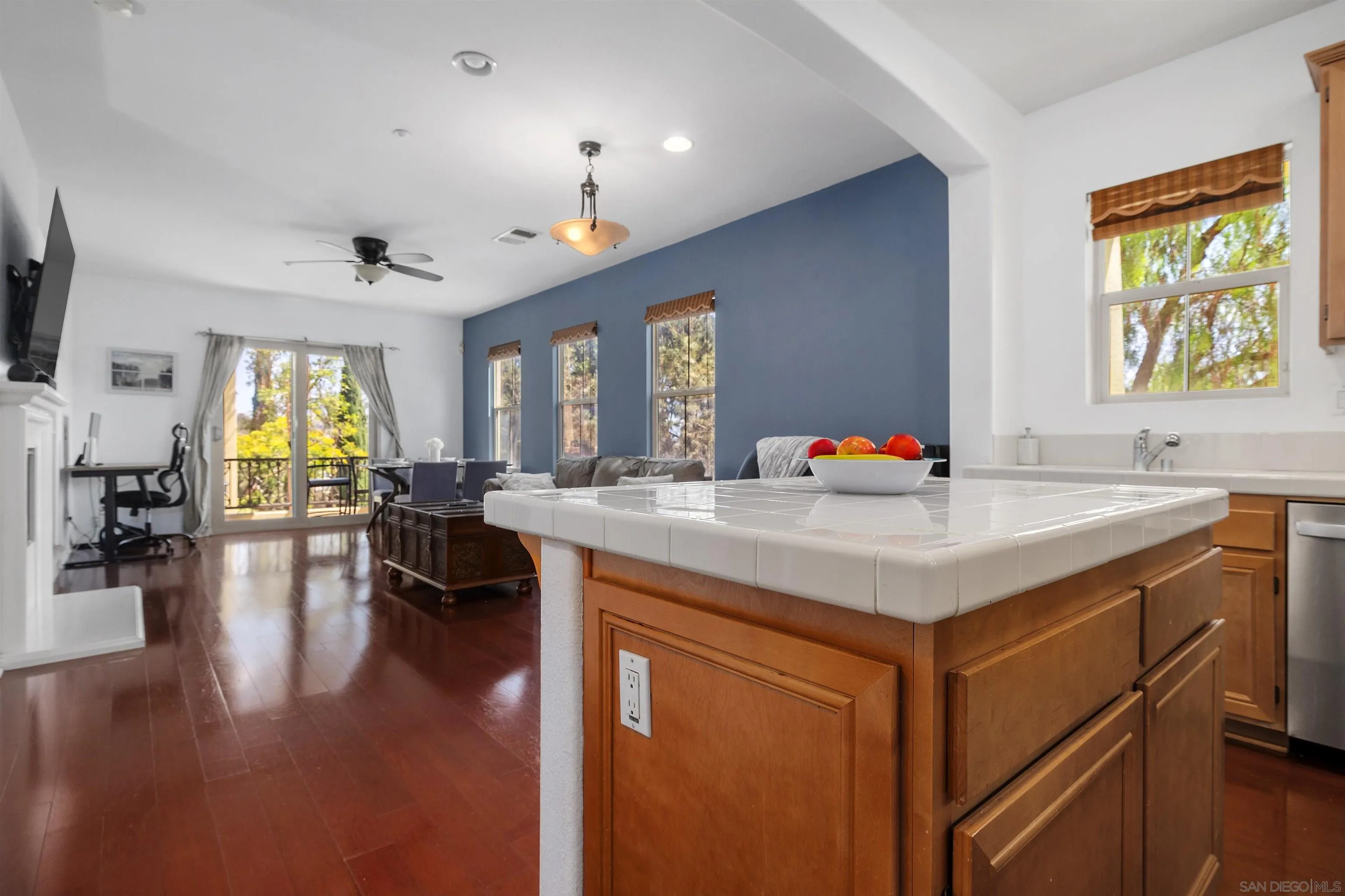 https://cdn.realtyfeed.com/cdn/127/260022908/ae015c843b1485db6d69e9eb0fbecc41.webp
