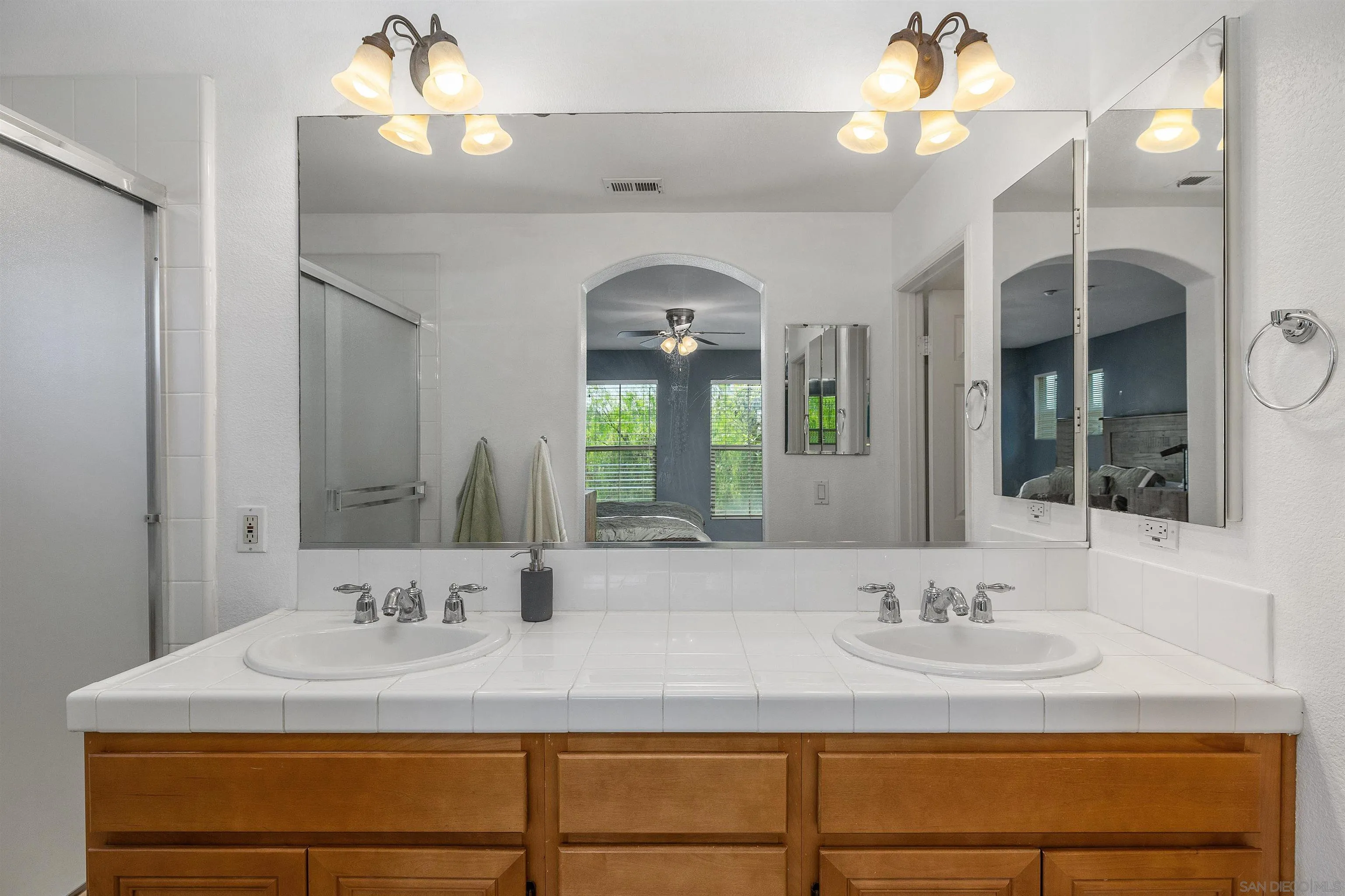 https://cdn.realtyfeed.com/cdn/127/260022908/c3ba573de67632e5d17c29d8daf9ff87.webp