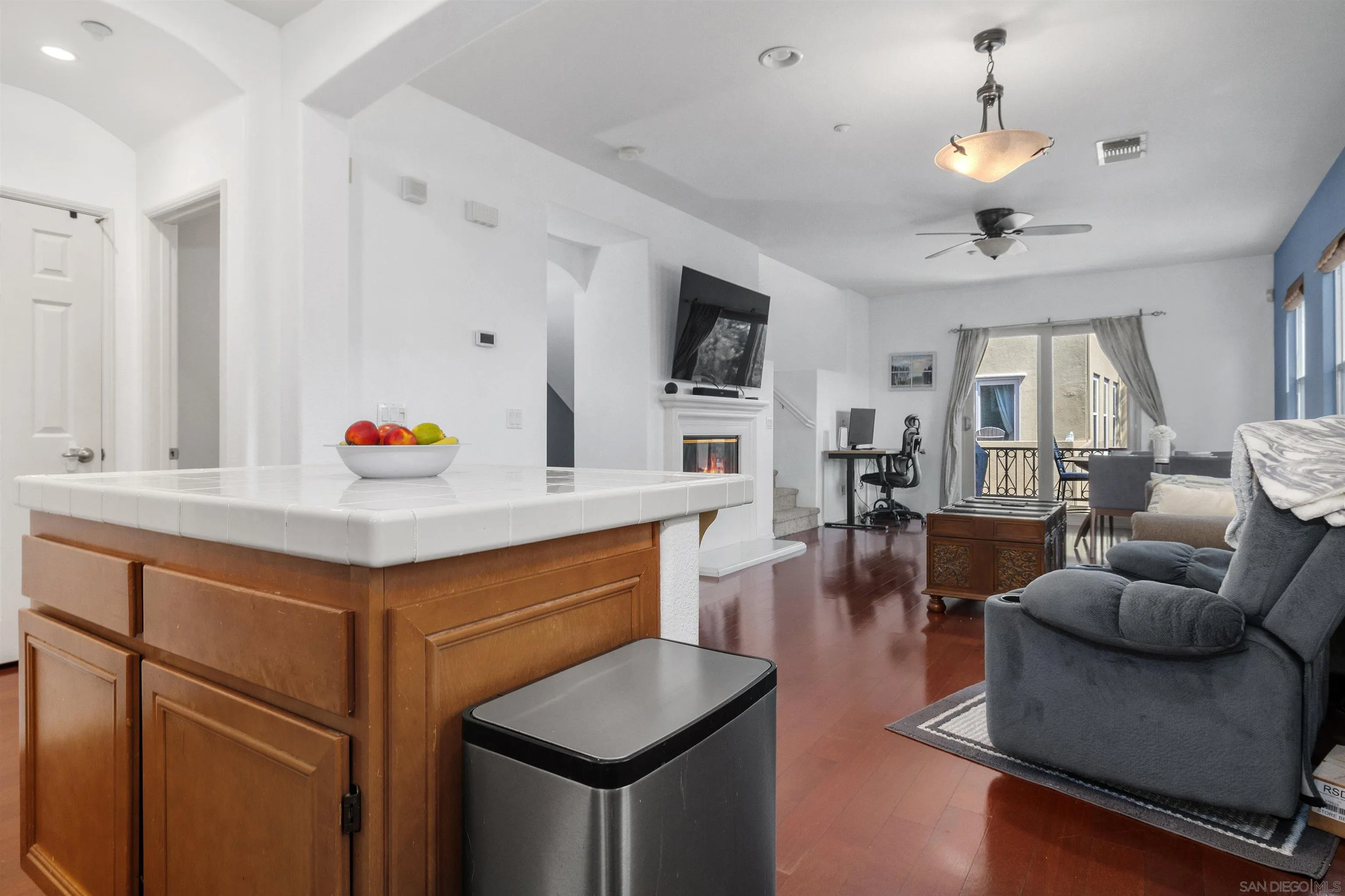 https://cdn.realtyfeed.com/cdn/127/260022908/dd2b3b092b1d4debe5af1910399677c4.webp