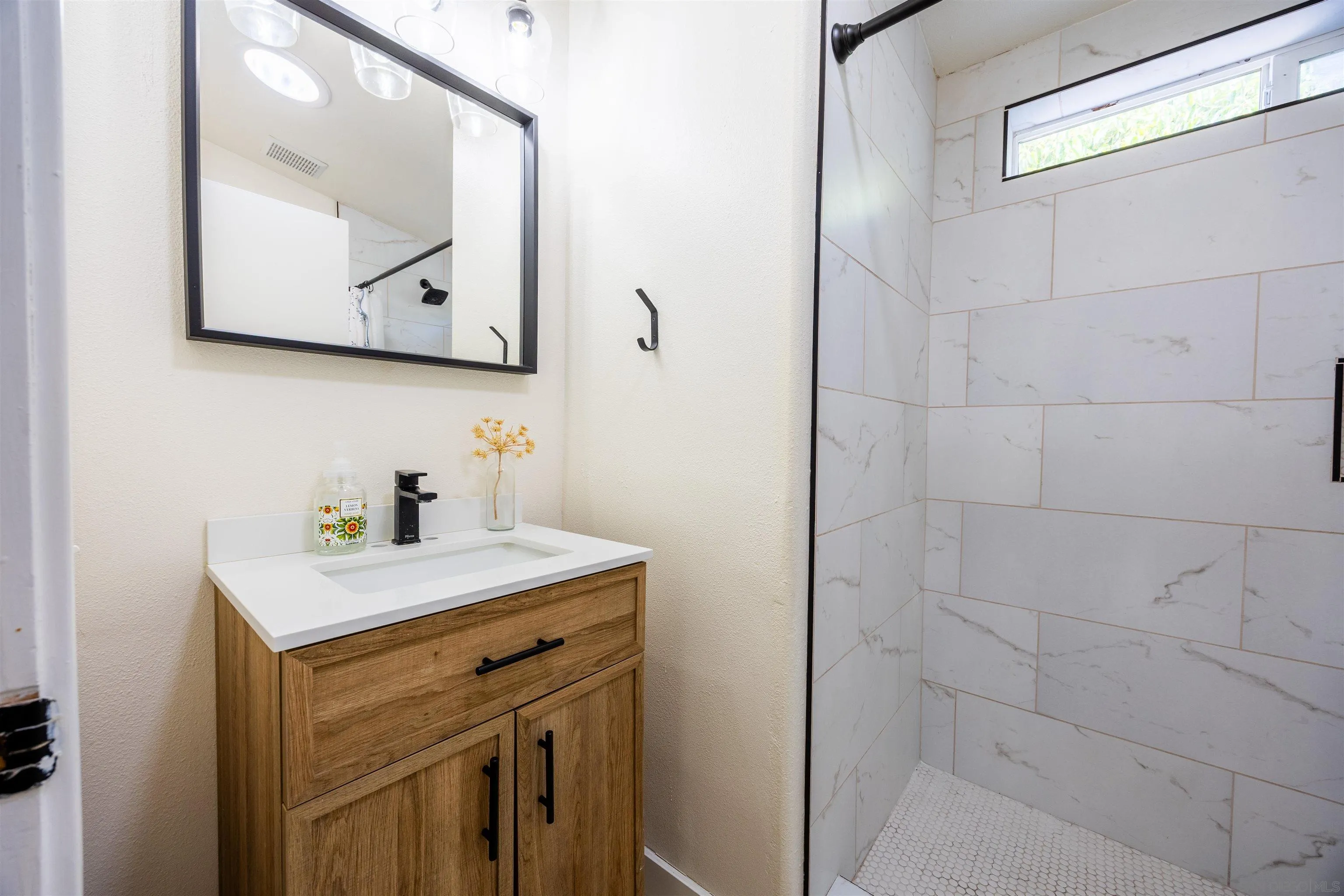 https://cdn.realtyfeed.com/cdn/127/260022914/2bf49dc36983caa8ffc708e612532024.webp