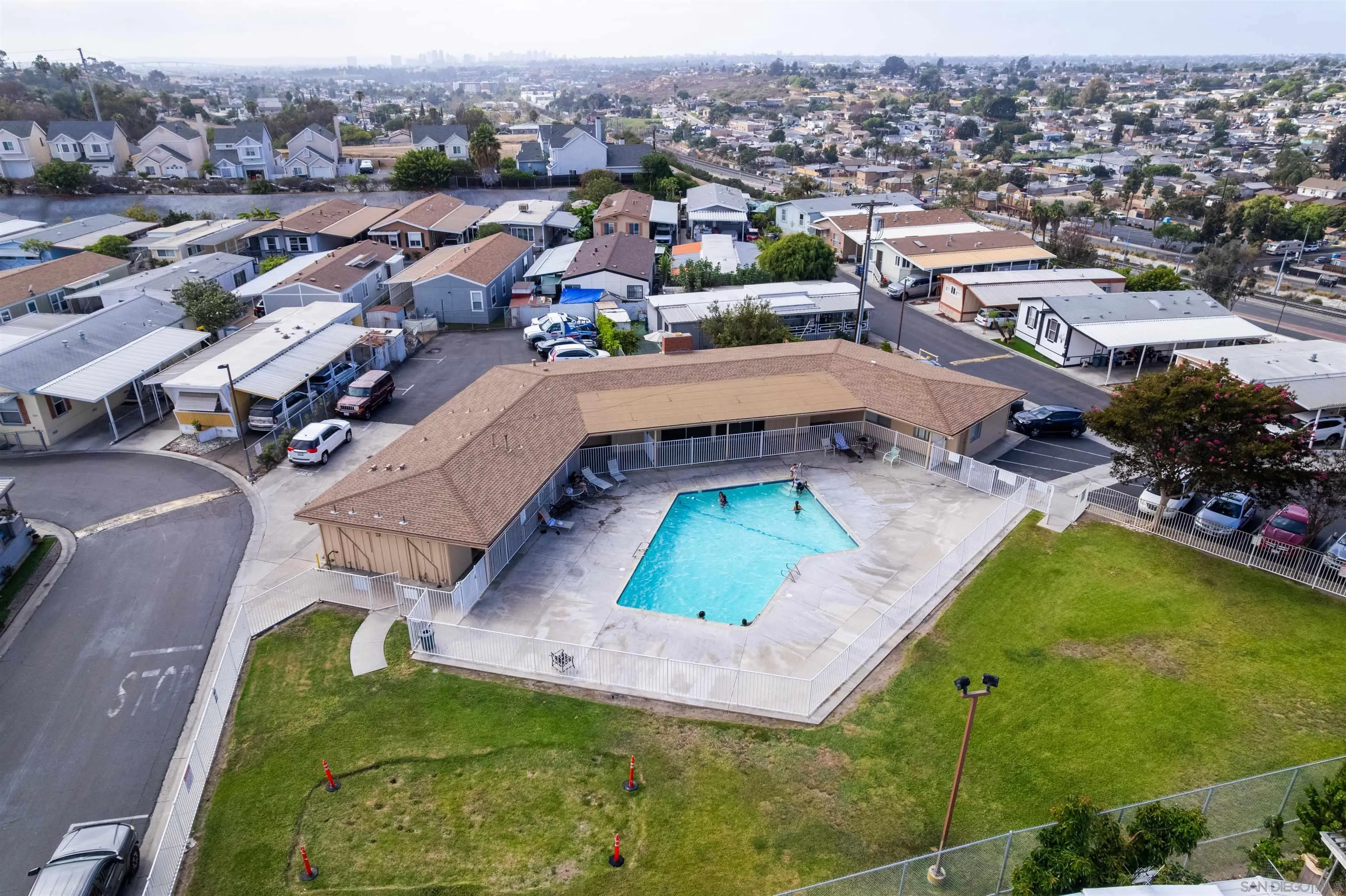 https://cdn.realtyfeed.com/cdn/127/260022914/89eb7ad8366abb2d786e9367bf37f77e.webp
