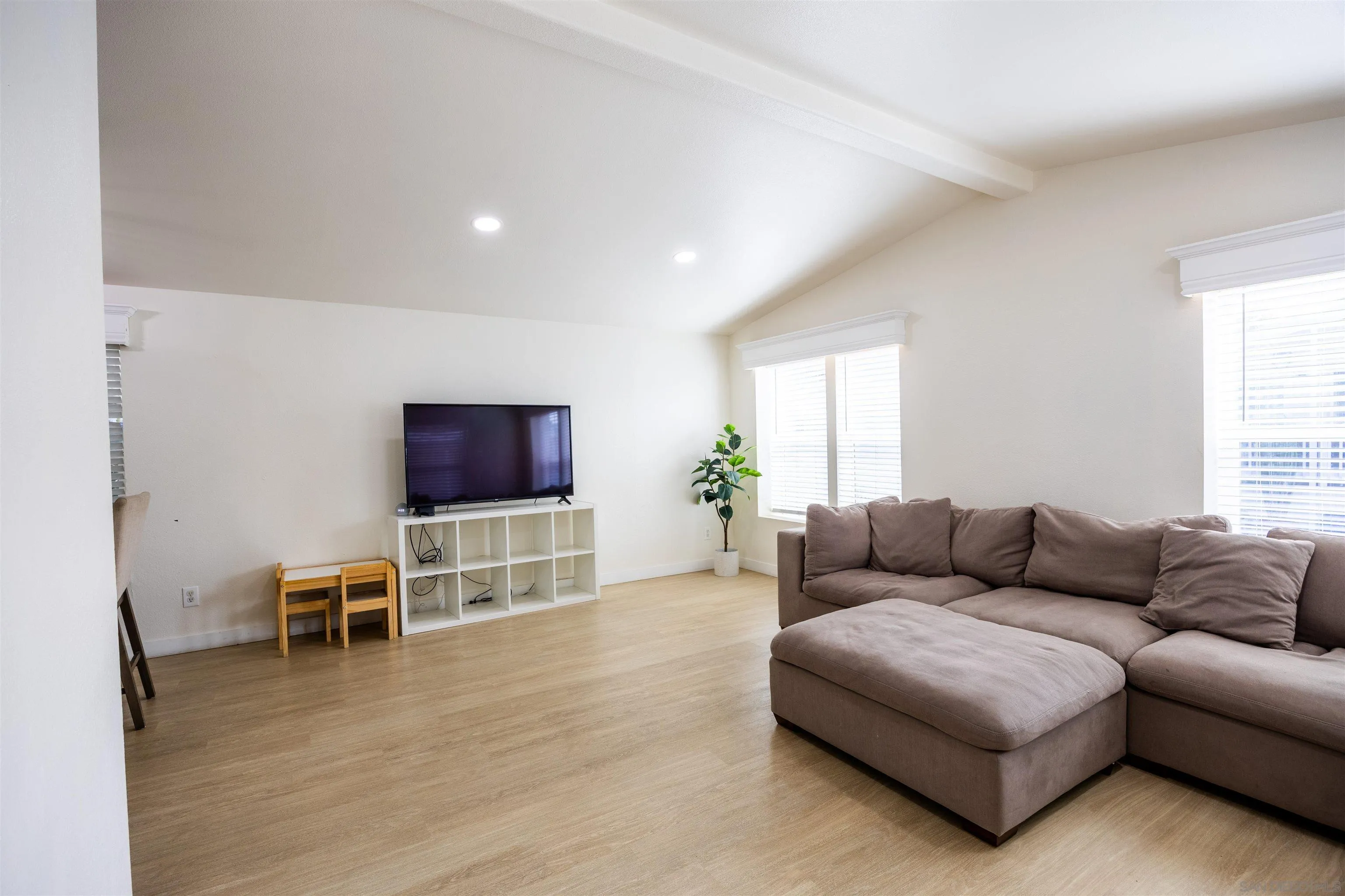 https://cdn.realtyfeed.com/cdn/127/260022914/9f572ae1dedd36baec8340c21807ea84.webp