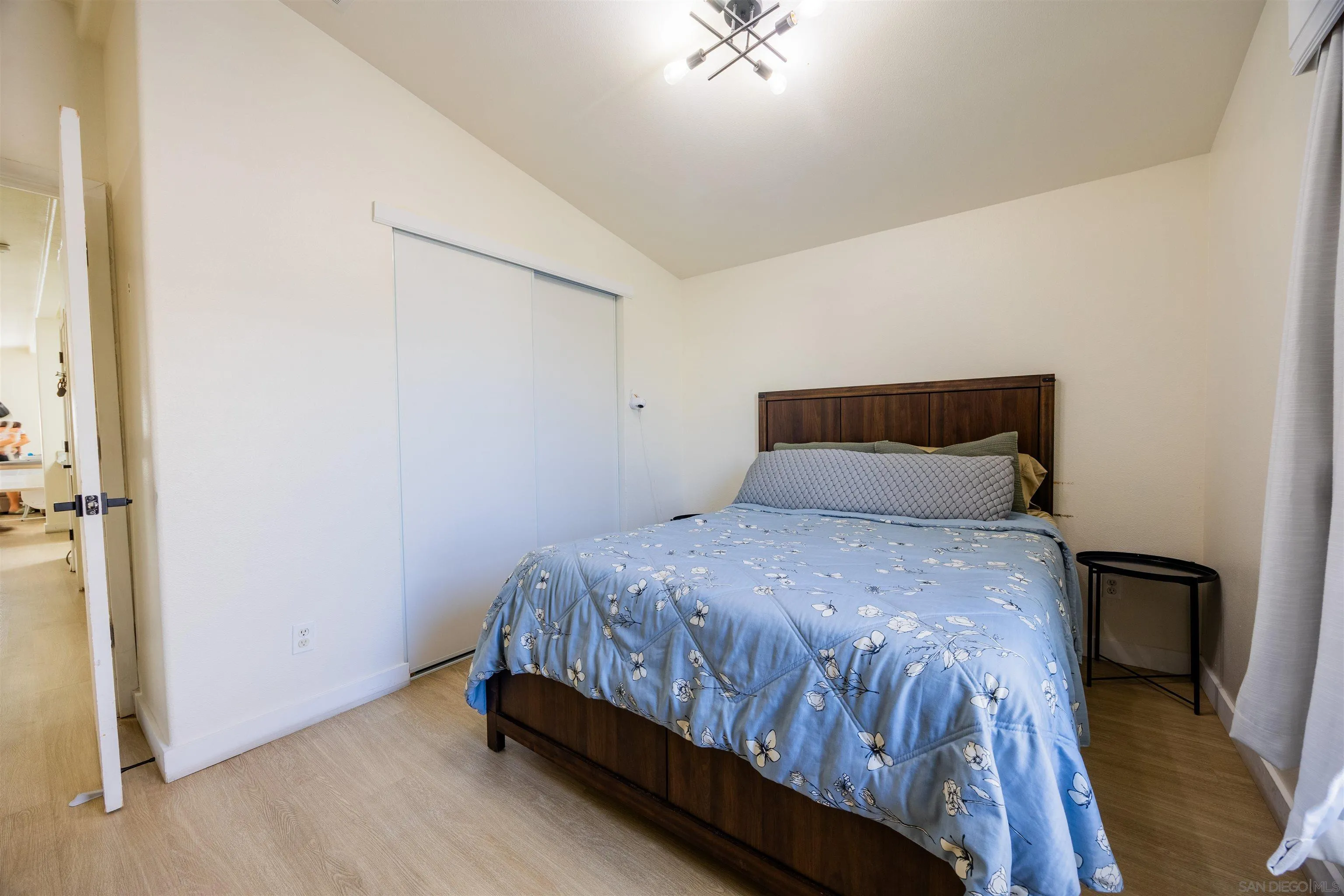 https://cdn.realtyfeed.com/cdn/127/260022914/a799593bfa429519b39a5a7ba42cb570.webp