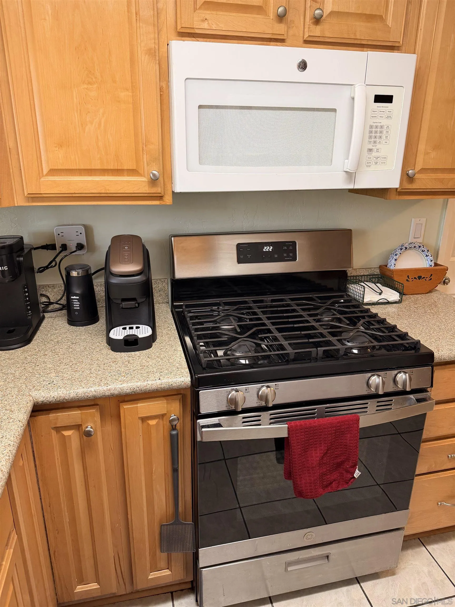 https://cdn.realtyfeed.com/cdn/127/260022918/4794e37c1becac2b209467c751361402.webp