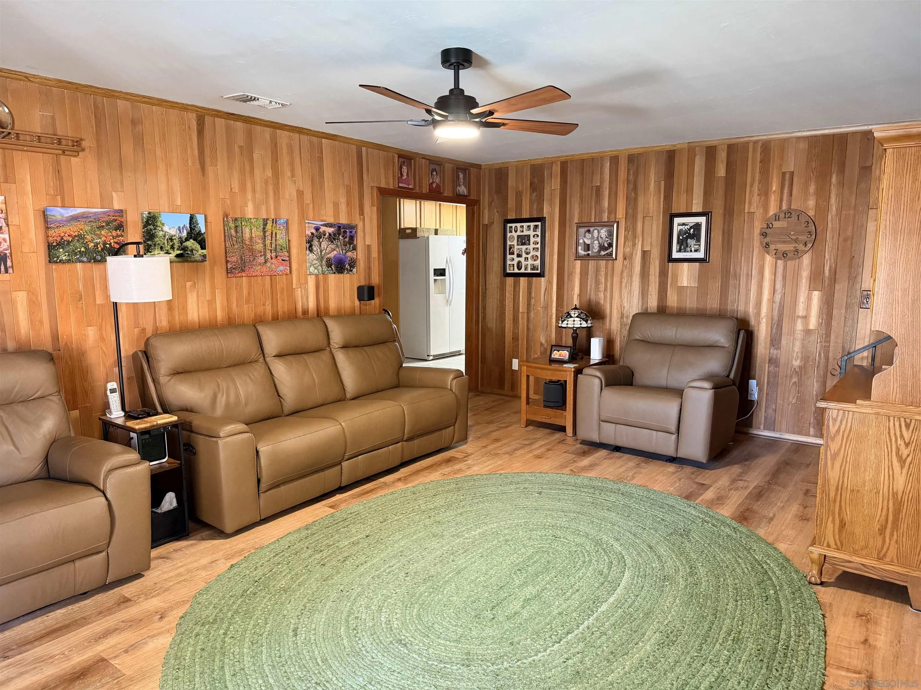 https://cdn.realtyfeed.com/cdn/127/260022918/77506c77f1d7c8c70bf85124697c2100.webp