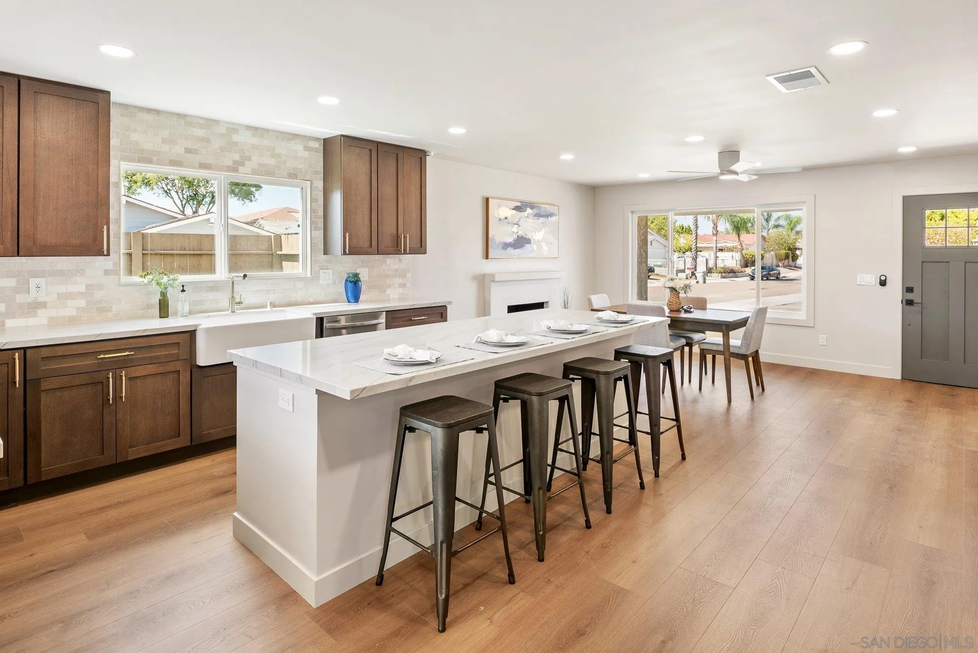 https://cdn.realtyfeed.com/cdn/127/260022920/46cc70ec2d808db277ded41d01933aab.webp
