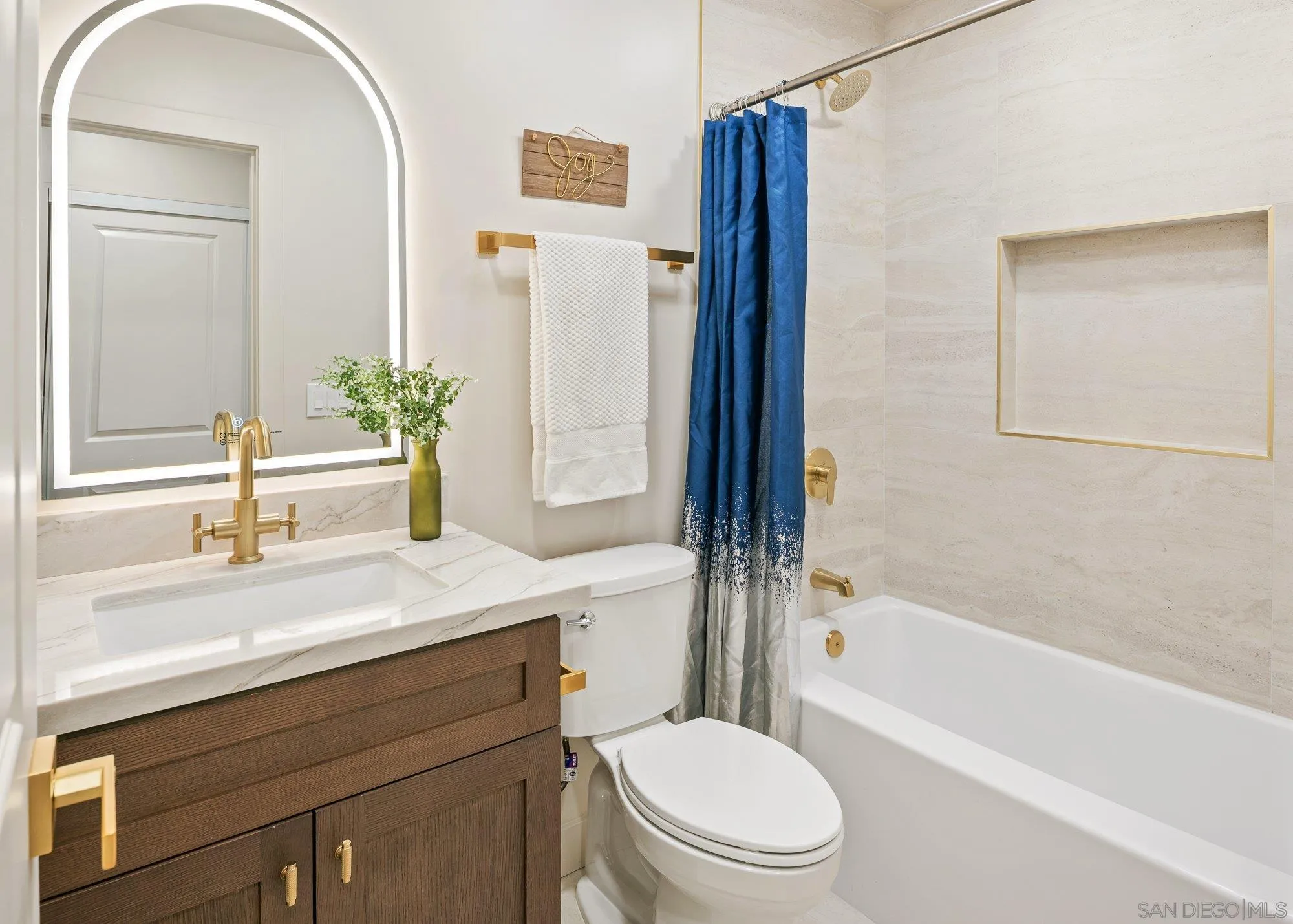 https://cdn.realtyfeed.com/cdn/127/260022920/e63ecec21cc8ff0539b8e164fc7ac729.webp