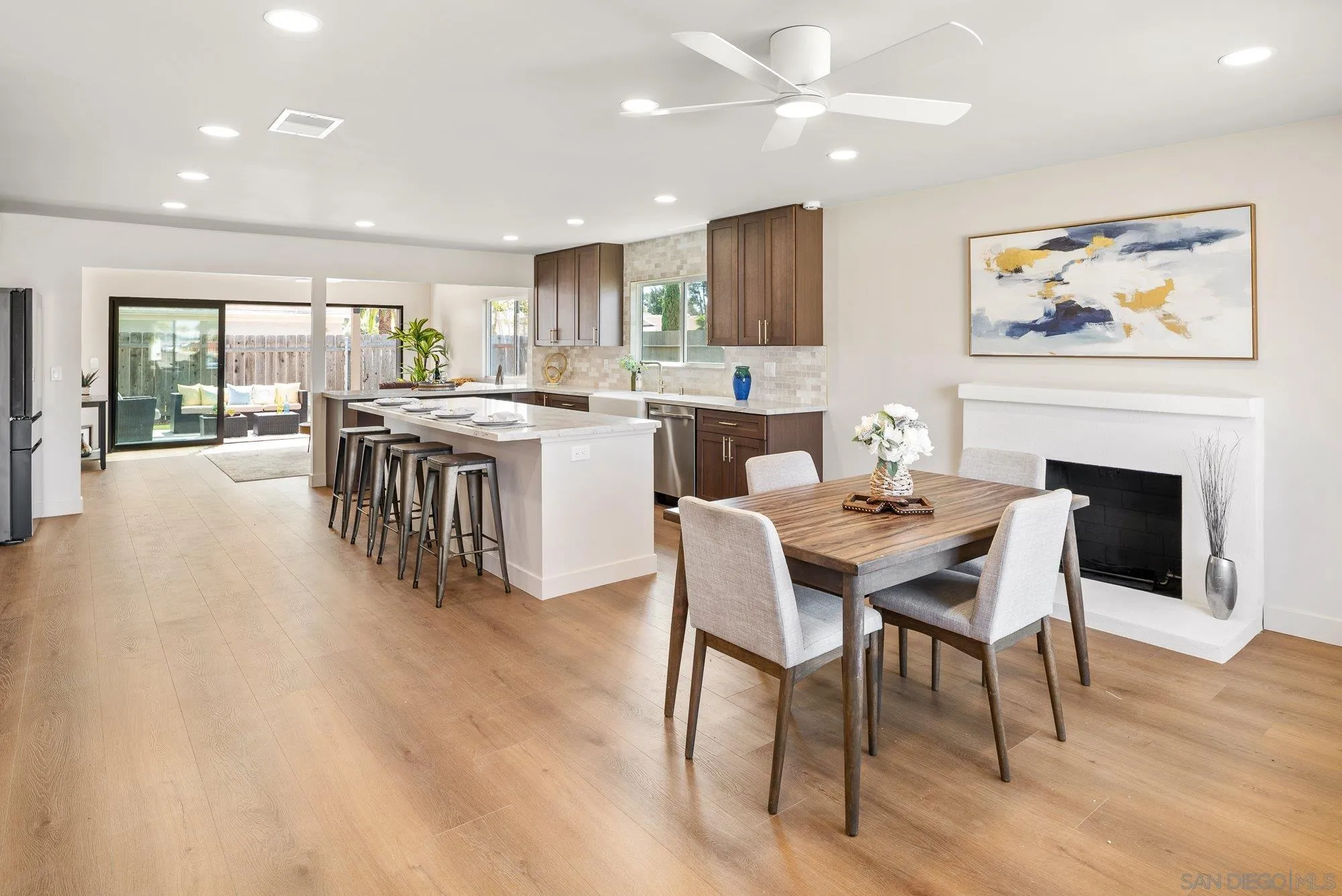 https://cdn.realtyfeed.com/cdn/127/260022920/f2705f87cc2a1ff67ca315d380adc59b.webp
