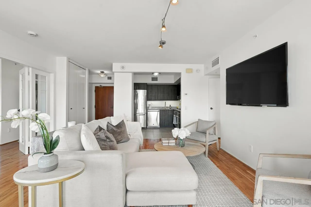https://cdn.realtyfeed.com/cdn/127/260022921/399b0d988a78839d2c7f046d2a9a33ce.webp
