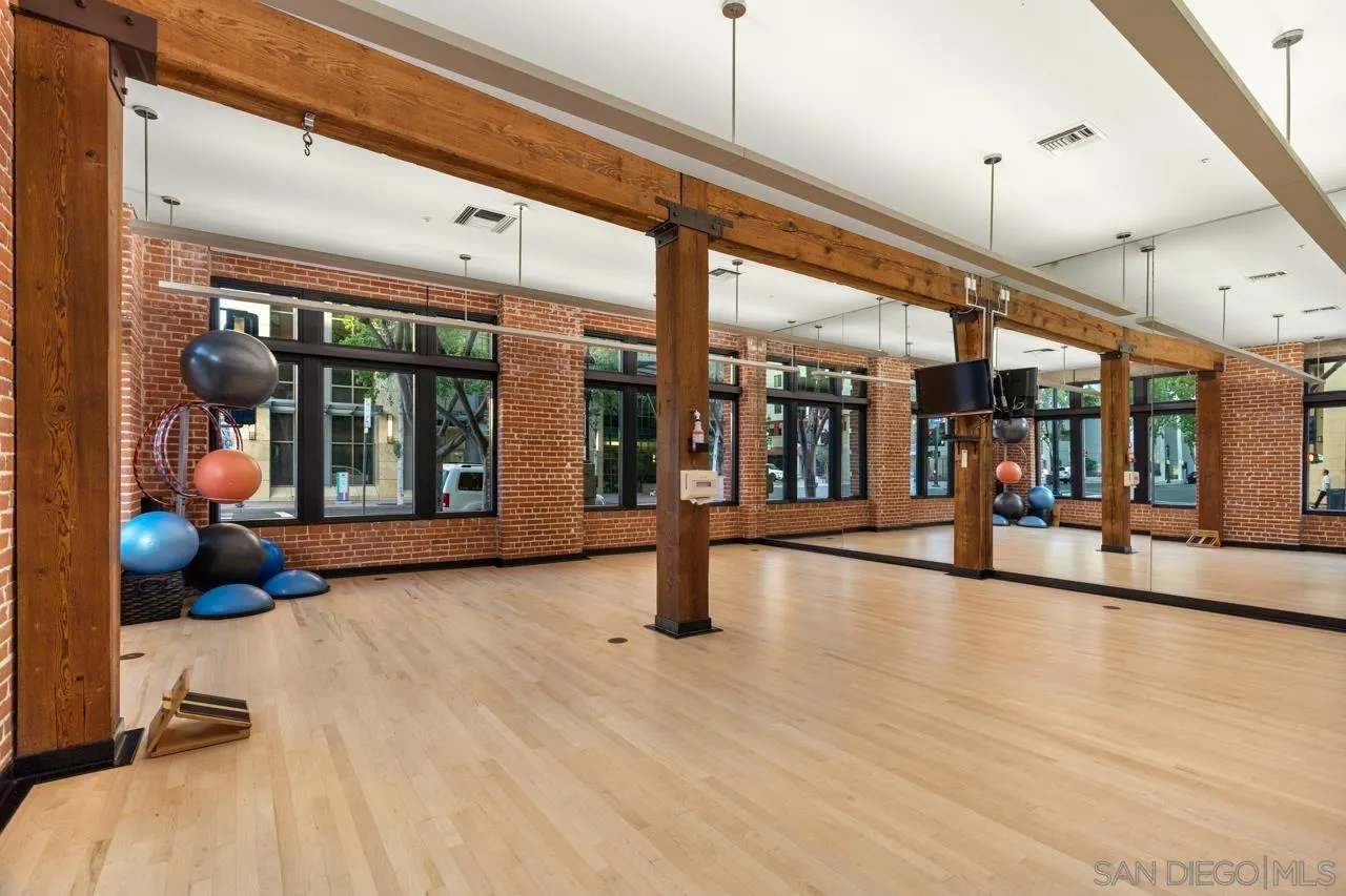 https://cdn.realtyfeed.com/cdn/127/260022921/4e3fc82790b344e376b99a07188fbec2.webp