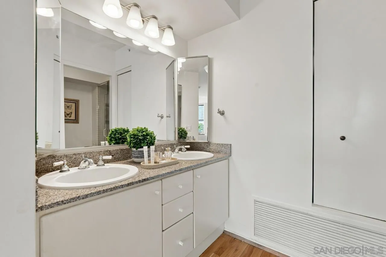 https://cdn.realtyfeed.com/cdn/127/260022921/745c2336554d0fdb6e62d5d9c9a079ee.webp