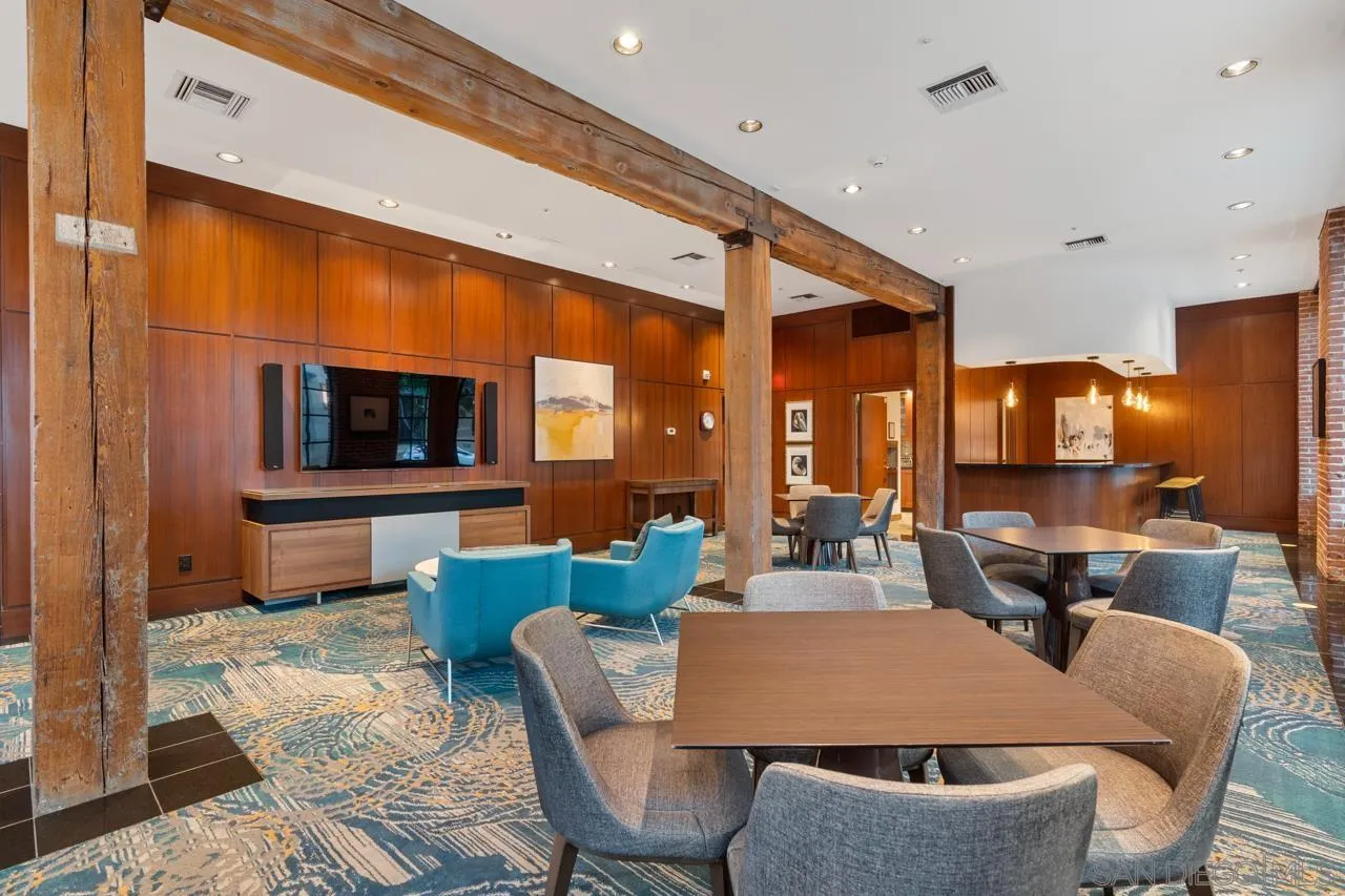 https://cdn.realtyfeed.com/cdn/127/260022921/ca53478ceb4df16dcbabc6acfb11a03e.webp