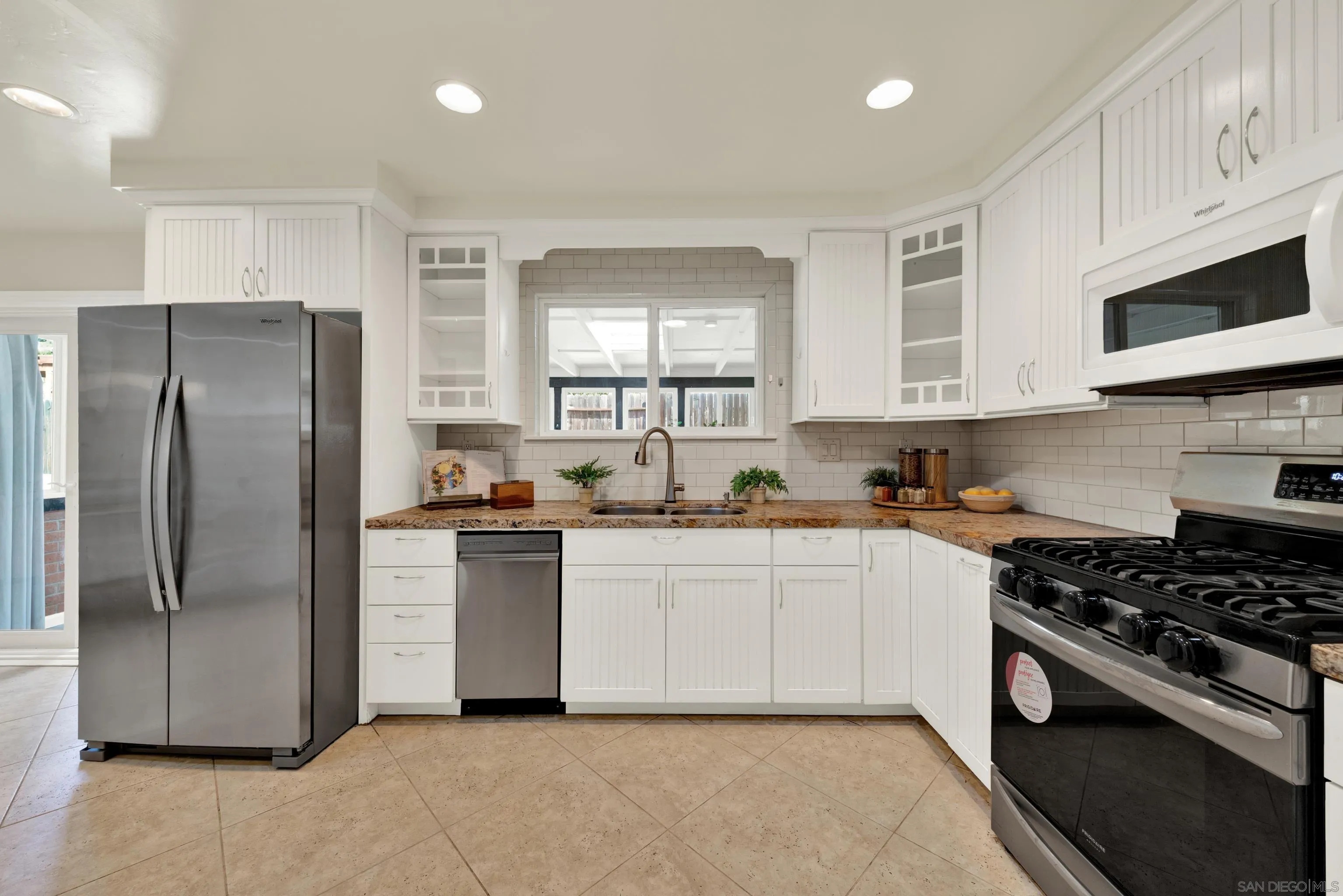 https://cdn.realtyfeed.com/cdn/127/260022922/0767daa85d7fd6e538f35cd0210ec88d.webp
