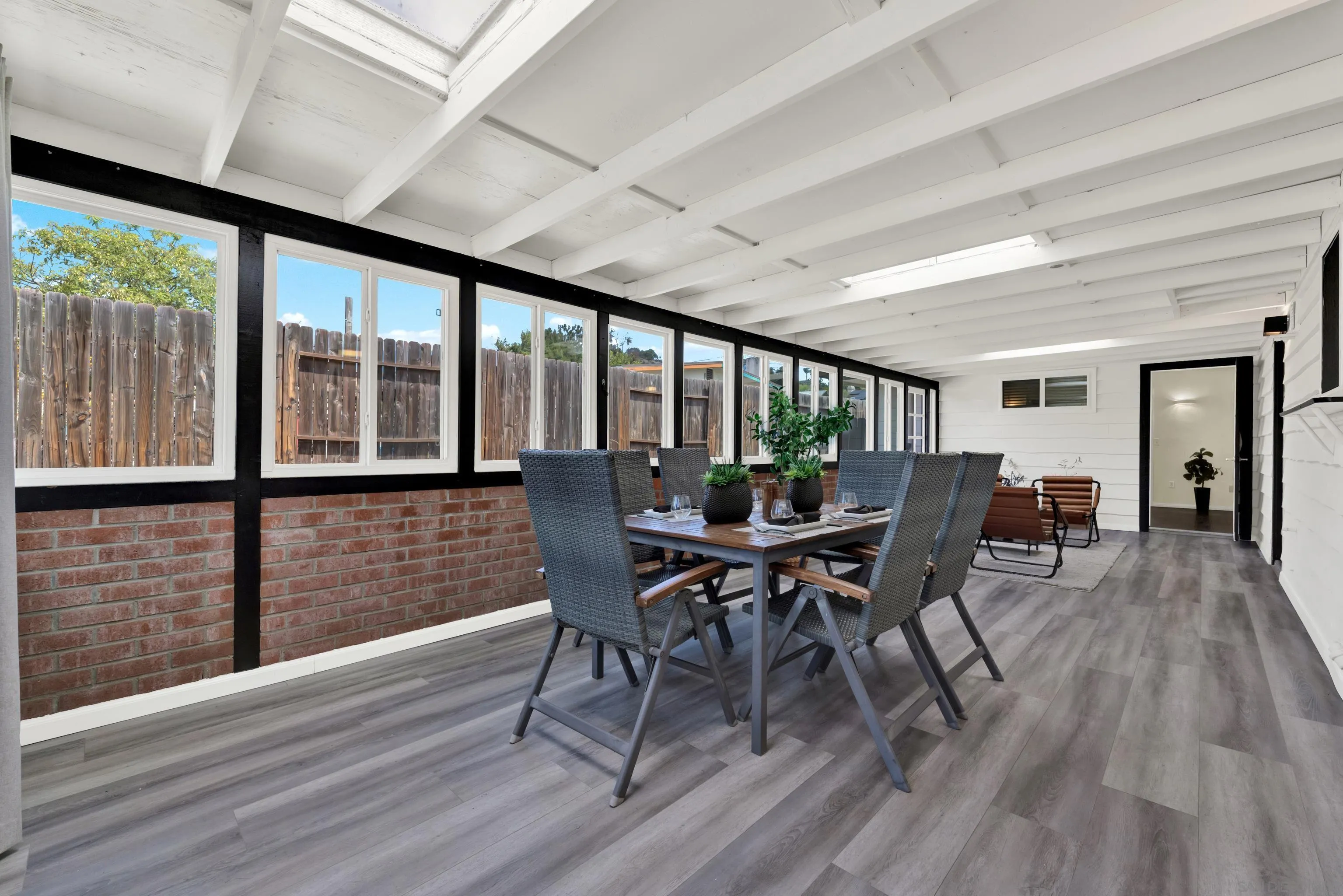 https://cdn.realtyfeed.com/cdn/127/260022922/20b945c9a6f5b572541b30a3b624f67a.webp