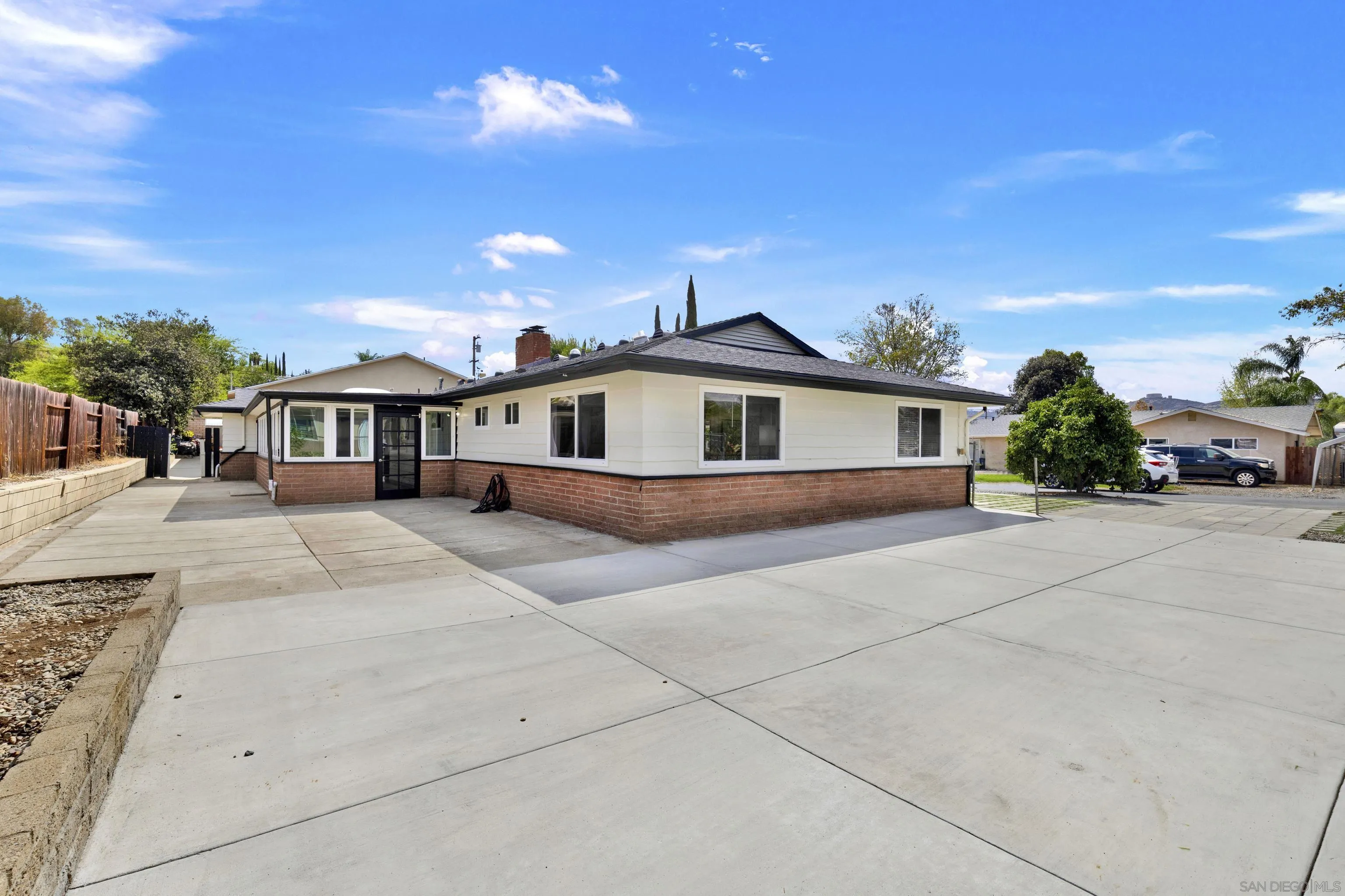 https://cdn.realtyfeed.com/cdn/127/260022922/53f6d158421270d5ab5f08e57e036b7b.webp