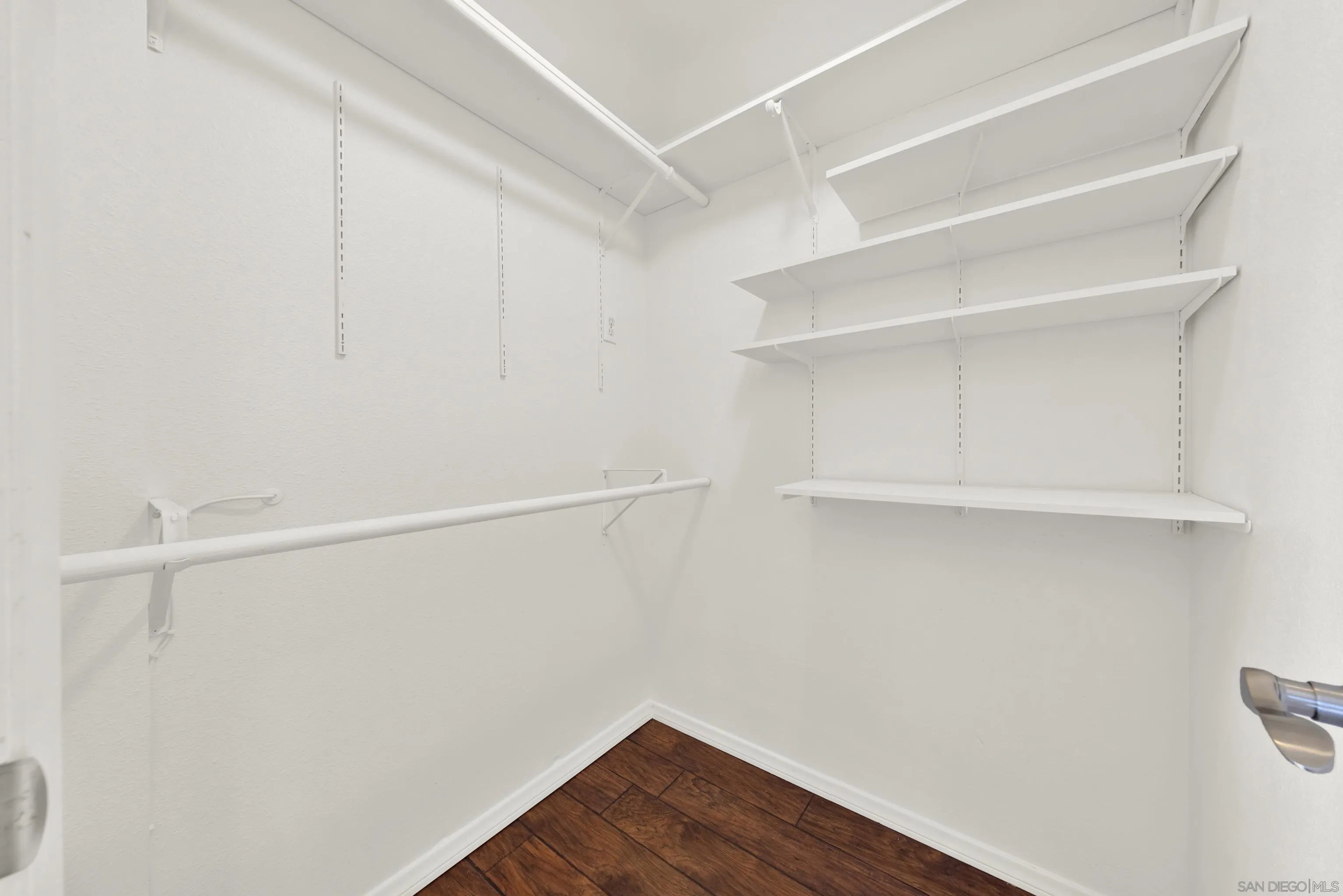 https://cdn.realtyfeed.com/cdn/127/260022922/65661e2e9649ce2bb27c31fc4c544531.webp