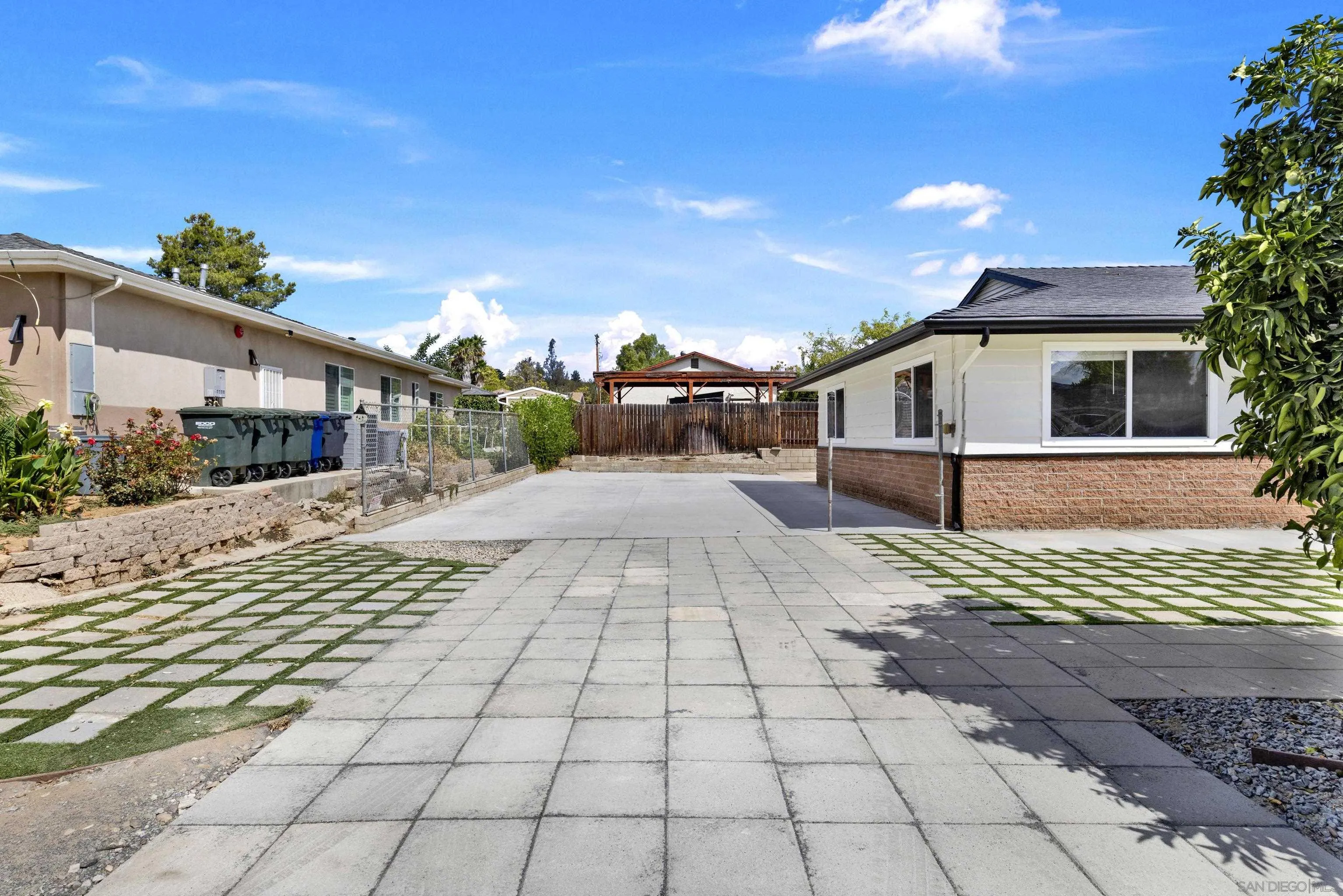https://cdn.realtyfeed.com/cdn/127/260022922/6f8b75ddfe47892dd6ae9cc3661e4998.webp