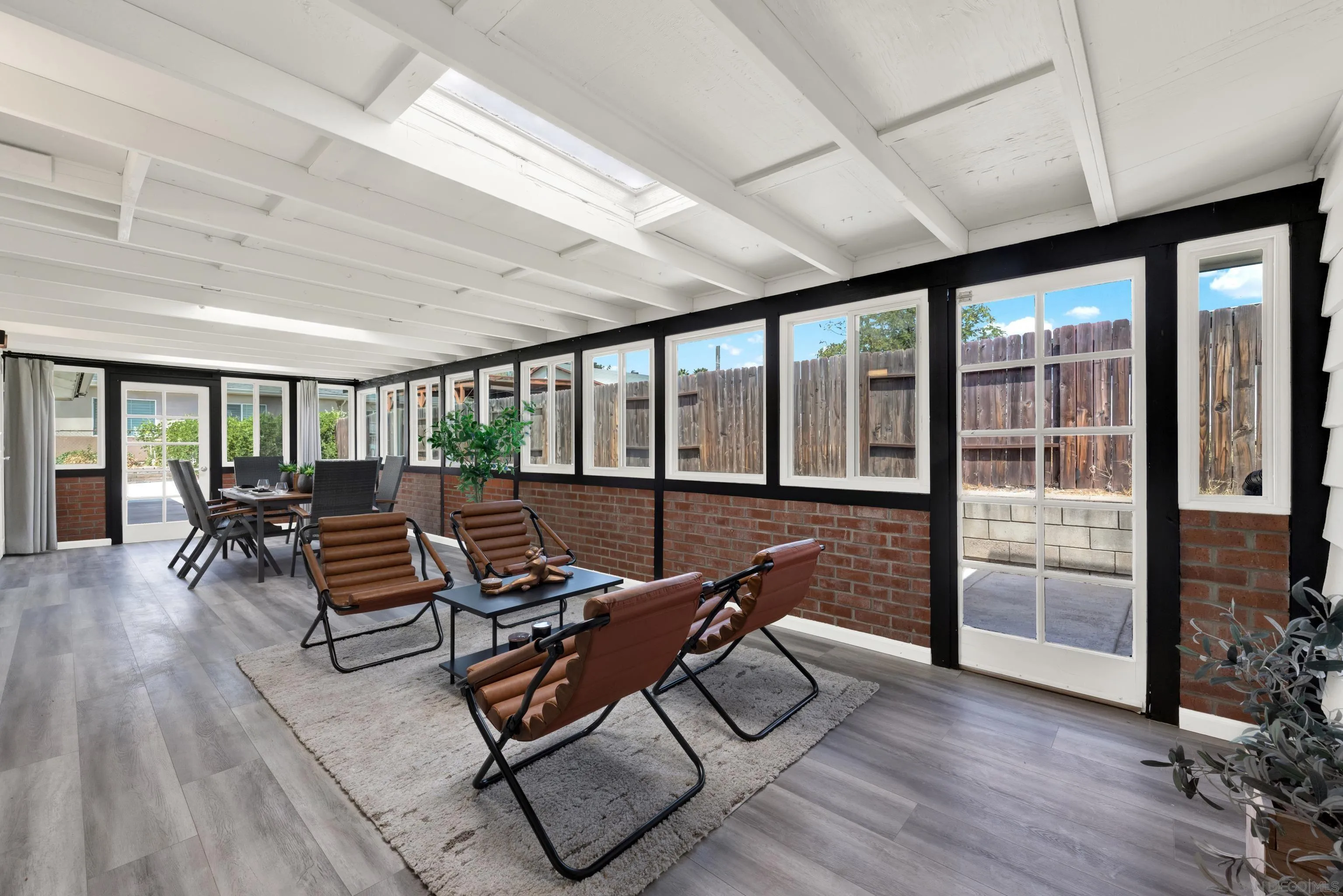 https://cdn.realtyfeed.com/cdn/127/260022922/979bf85e3a0c7bbc5dce6211dc86eab1.webp
