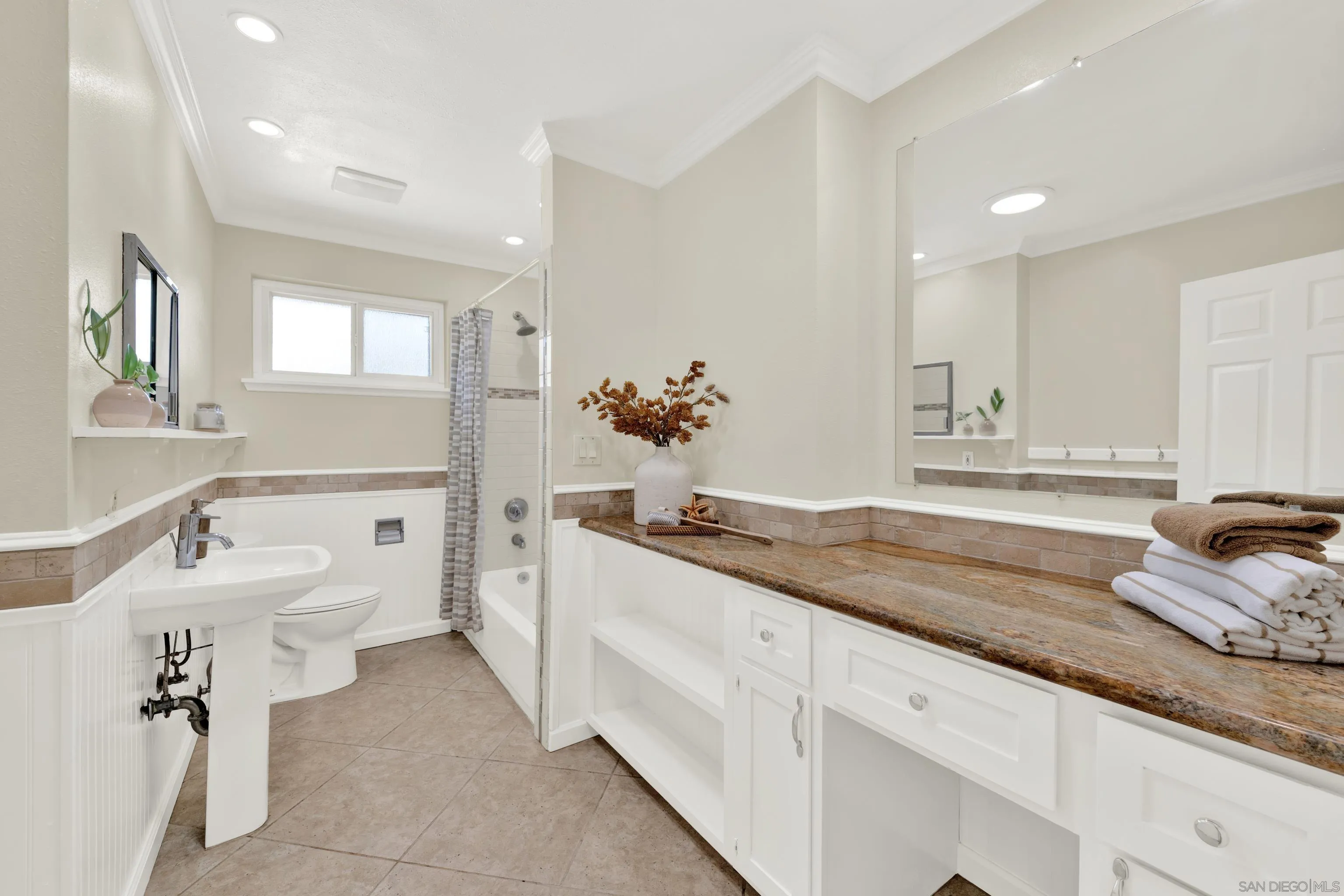 https://cdn.realtyfeed.com/cdn/127/260022922/c1cb1cae3d48c6ab7096b5358408b54d.webp