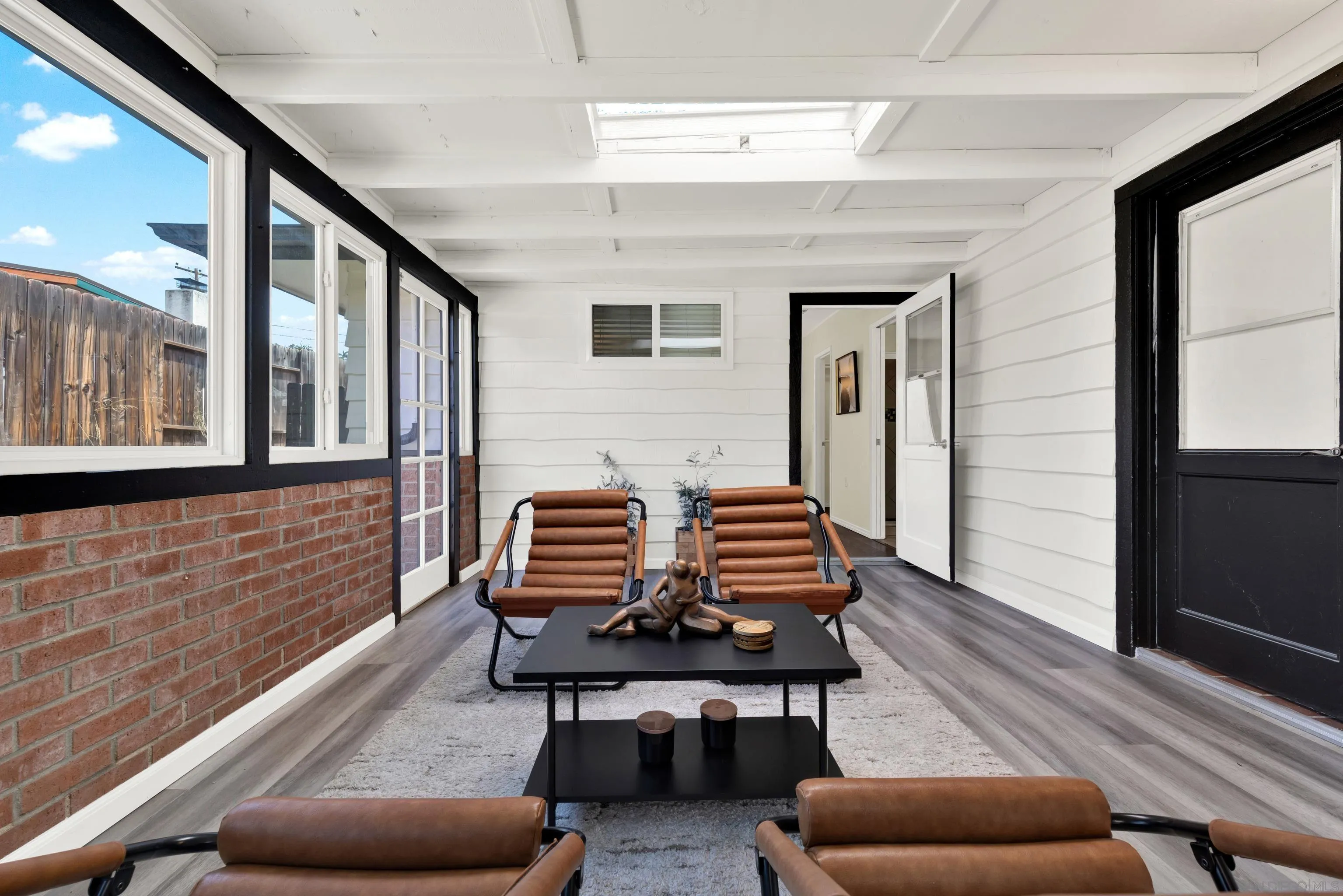 https://cdn.realtyfeed.com/cdn/127/260022922/d166613860c6c5a900952300a931d7ab.webp